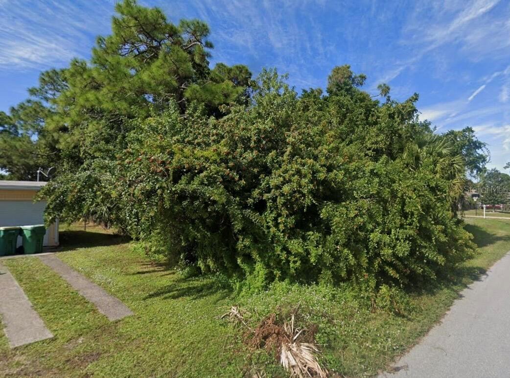 566 Ridgewood Street, FL
