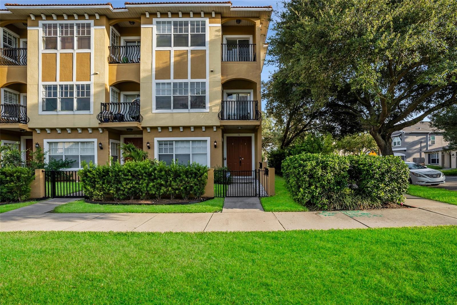111 Albany Avenue, FL