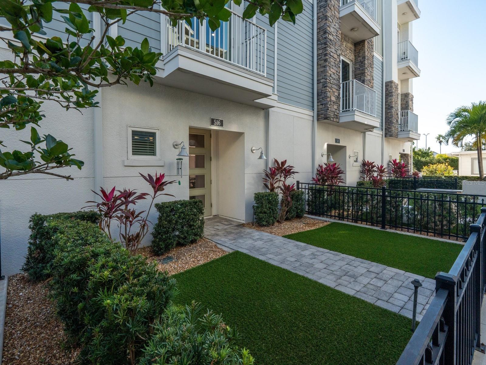 516 Laurel Park Drive, FL