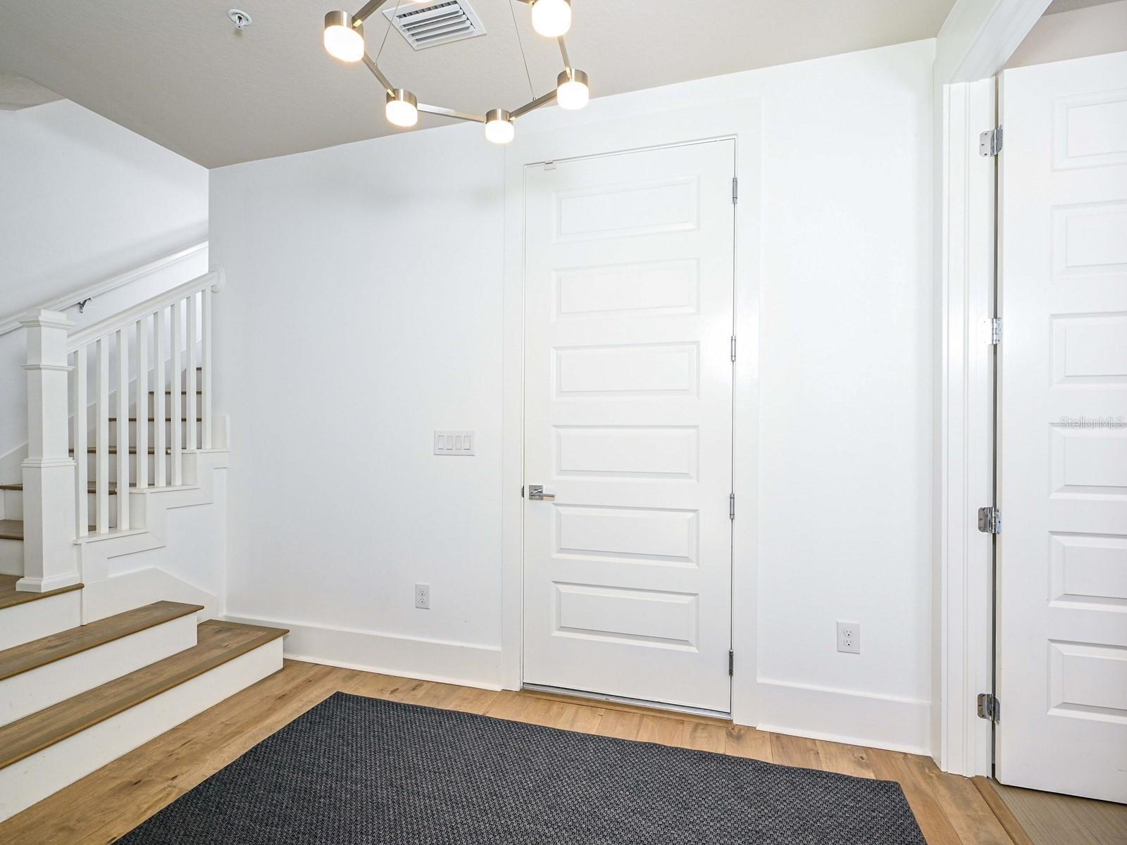 516 Laurel Park Drive, FL