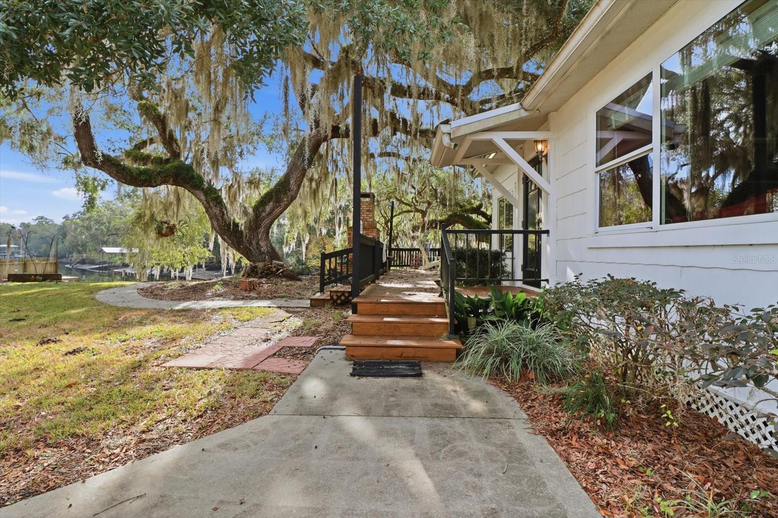 5415 Riverside Drive, FL