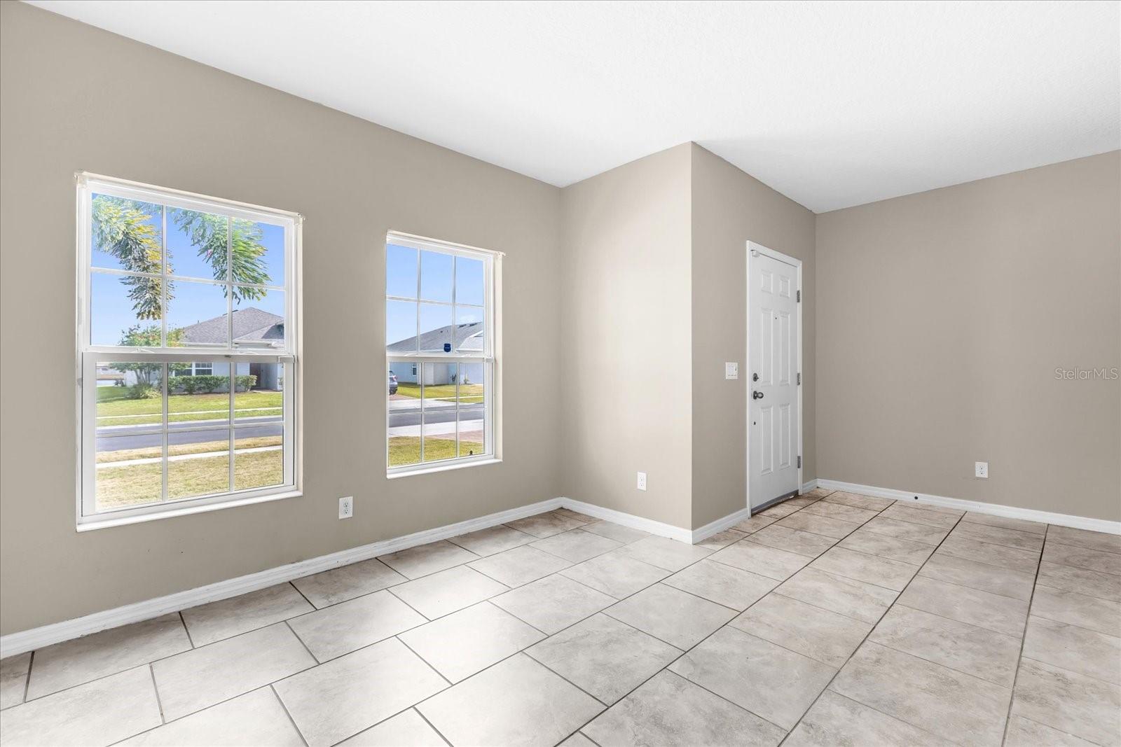 2751 Wadeview Loop, FL