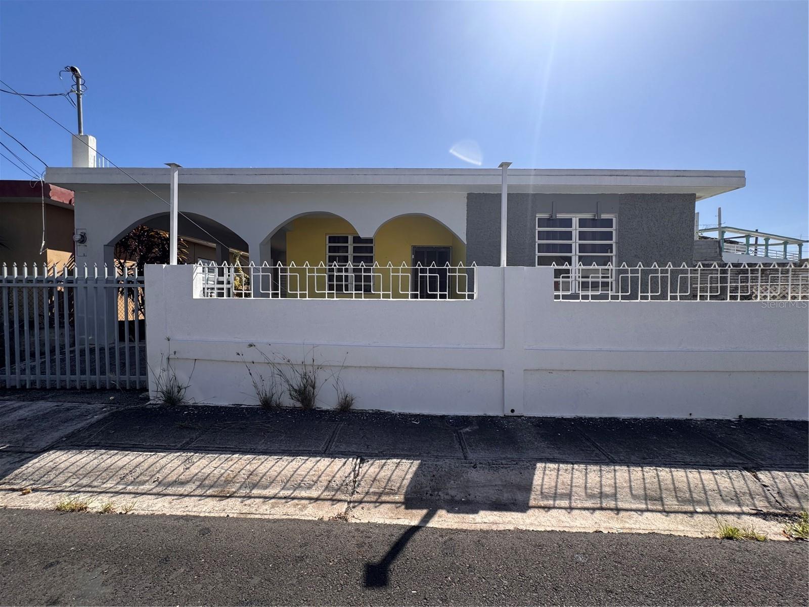 737(M-33), 3 St. Llanos Del Sur, PR