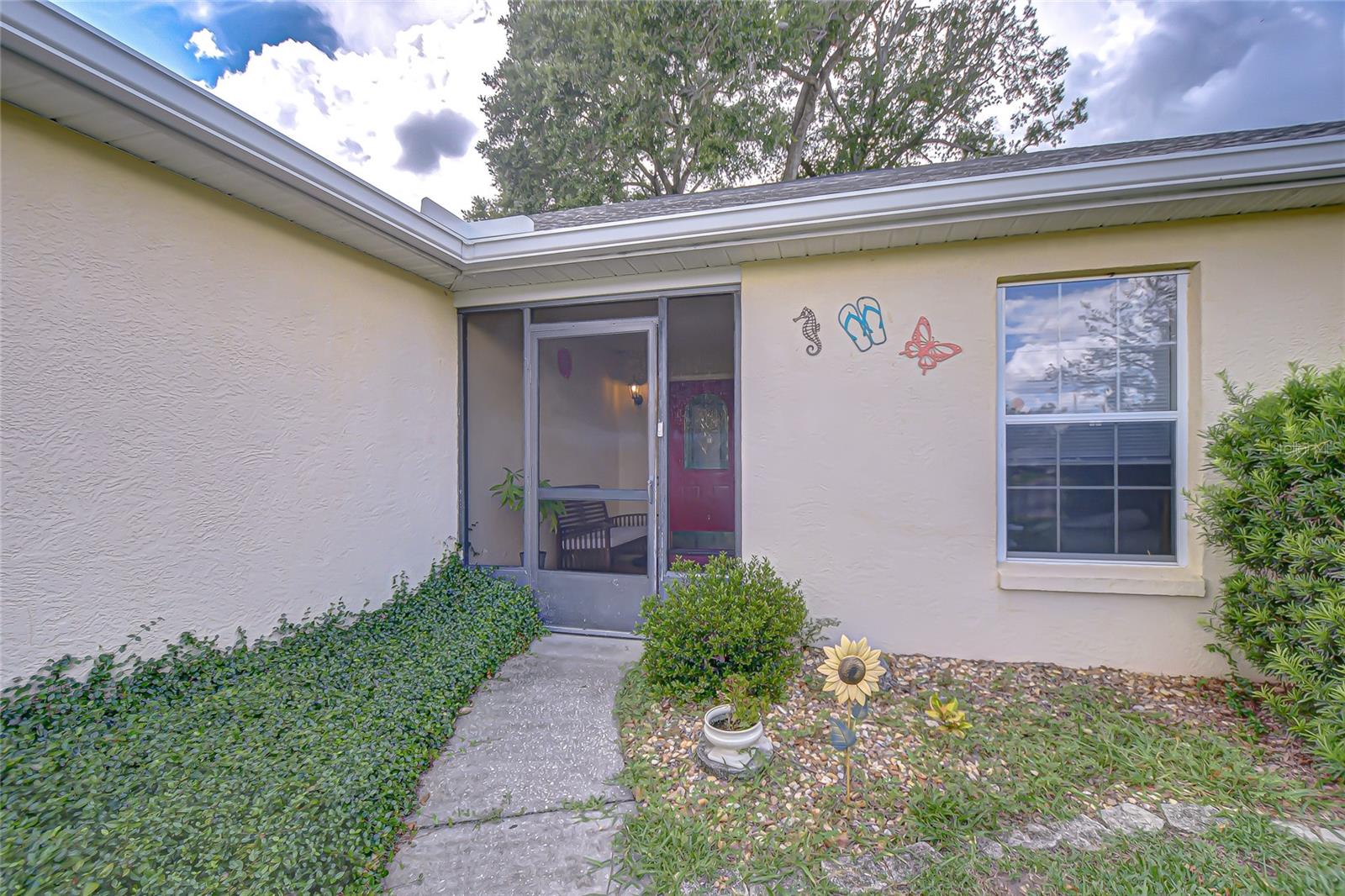 6911 Oakcrest Way, FL