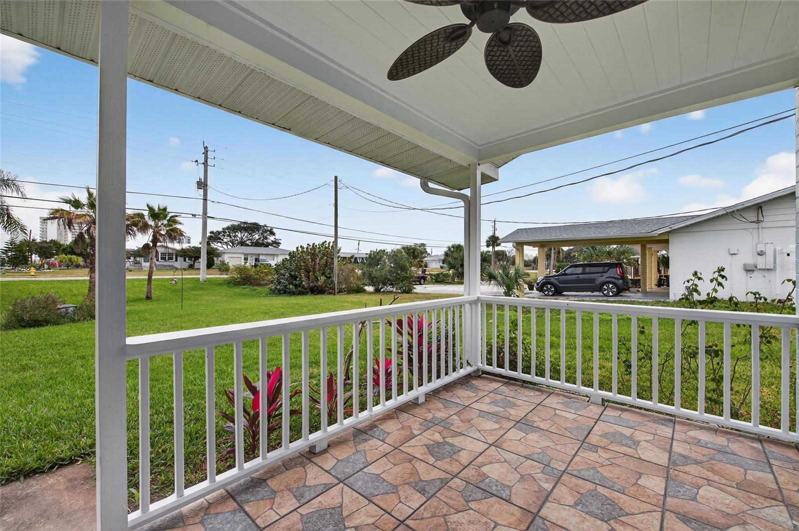 2100 Peninsula Drive, FL