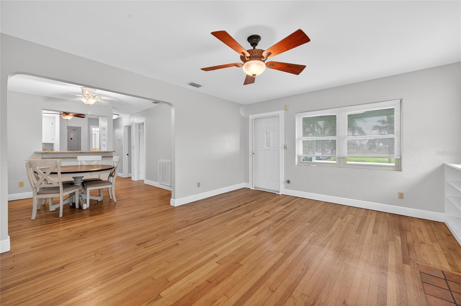 2100 Peninsula Drive, FL