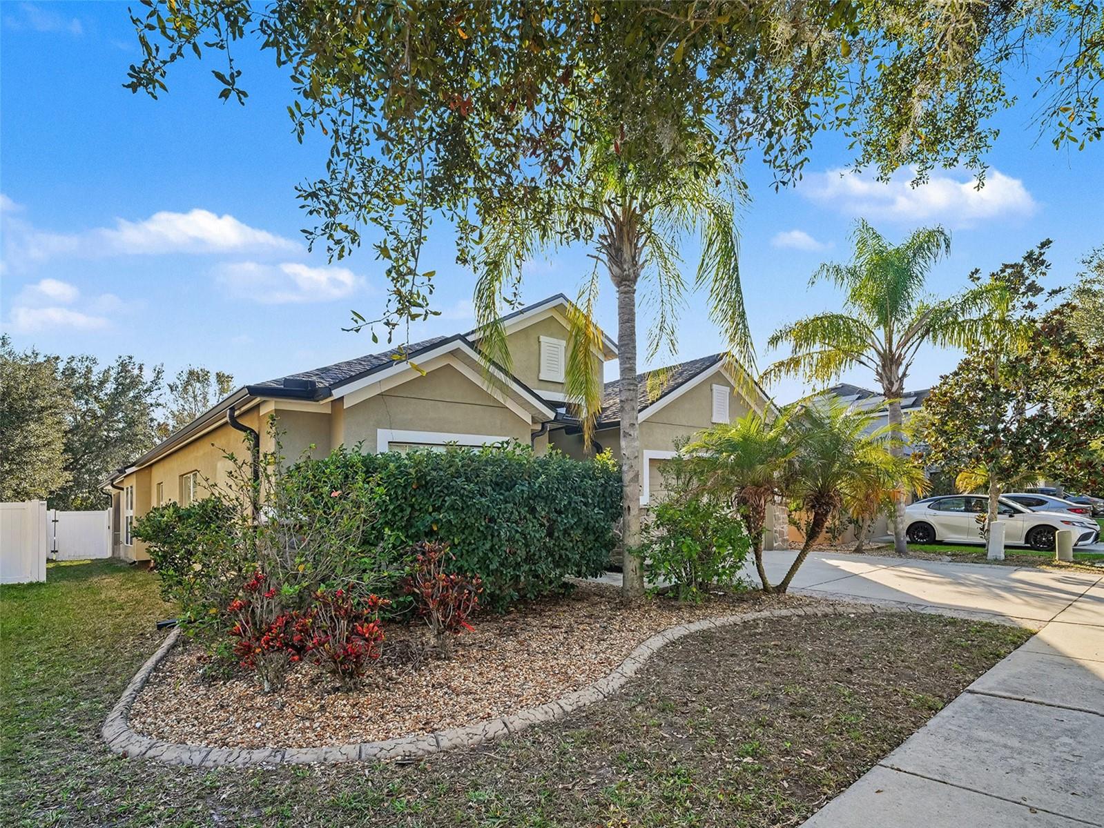 11409 Flora Springs Drive, FL