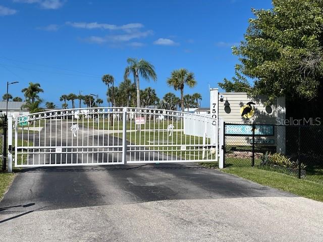 7500 Park Pointe Drive, FL