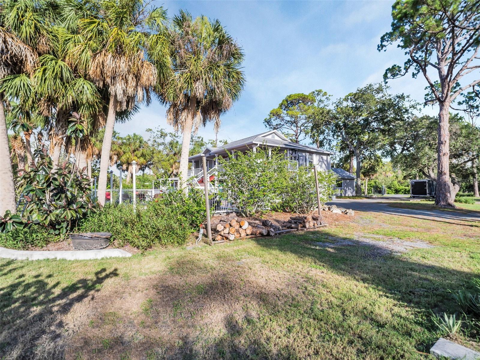 4915 South Road, FL
