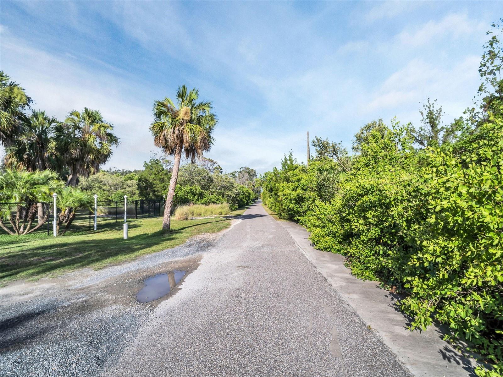 4915 South Road, FL