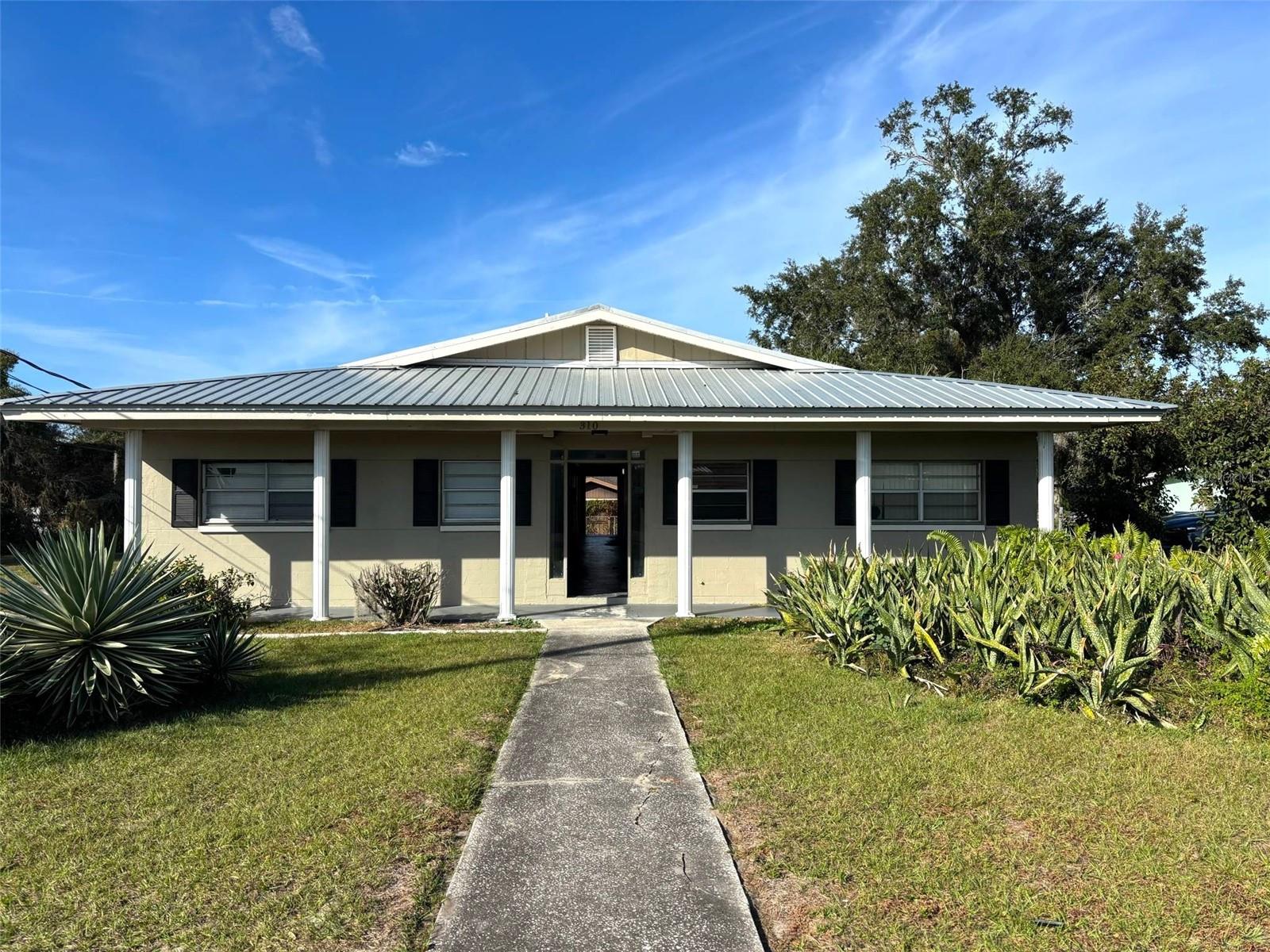 310 Farnol Street, FL