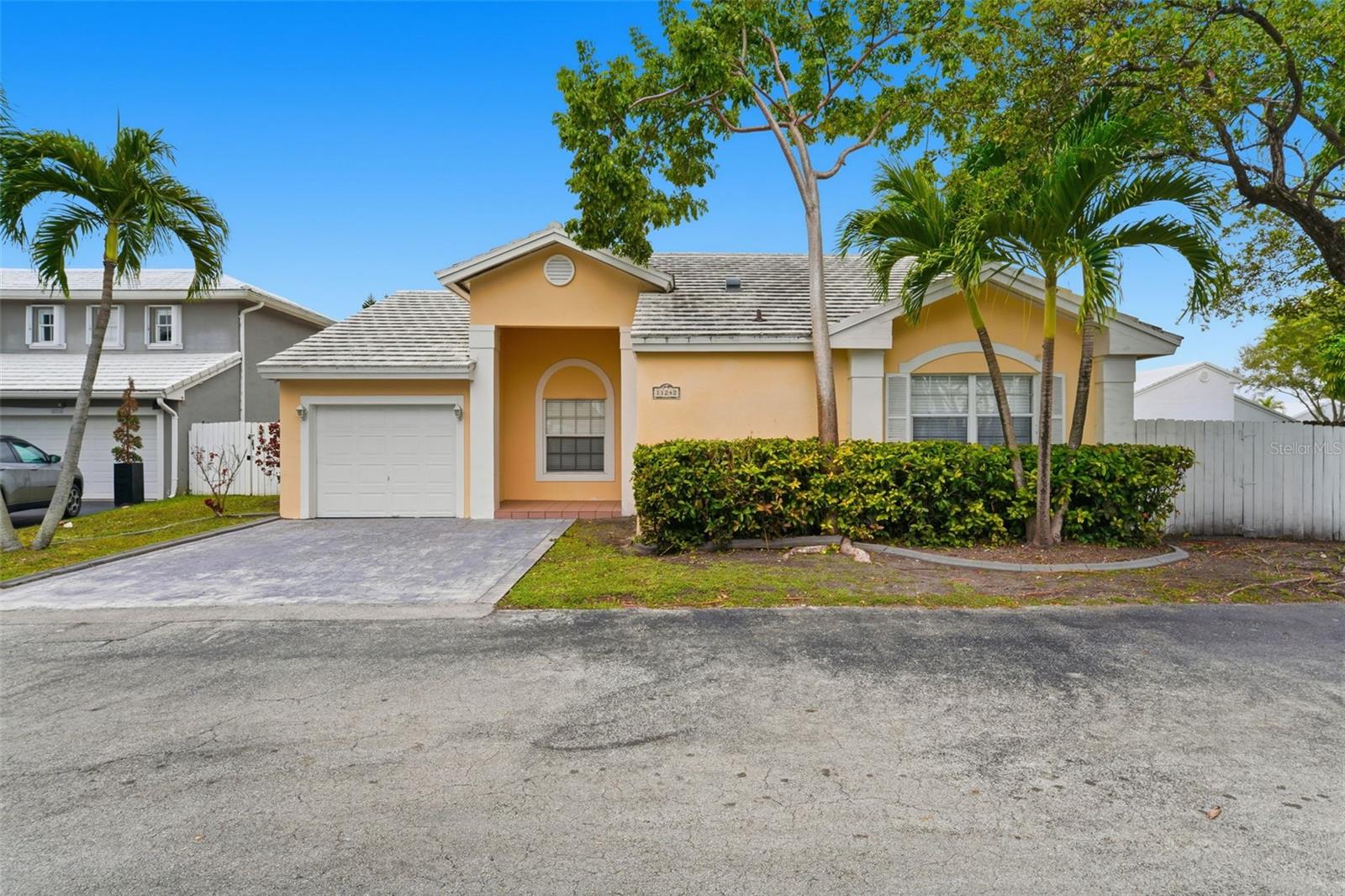 11242 Sw 64th, FL