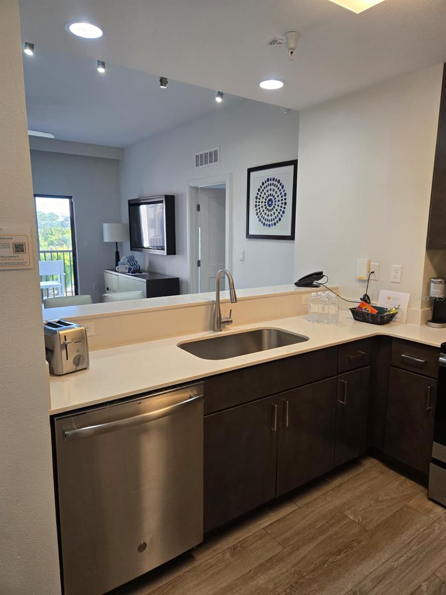 14501 Grove Resort Avenue, FL