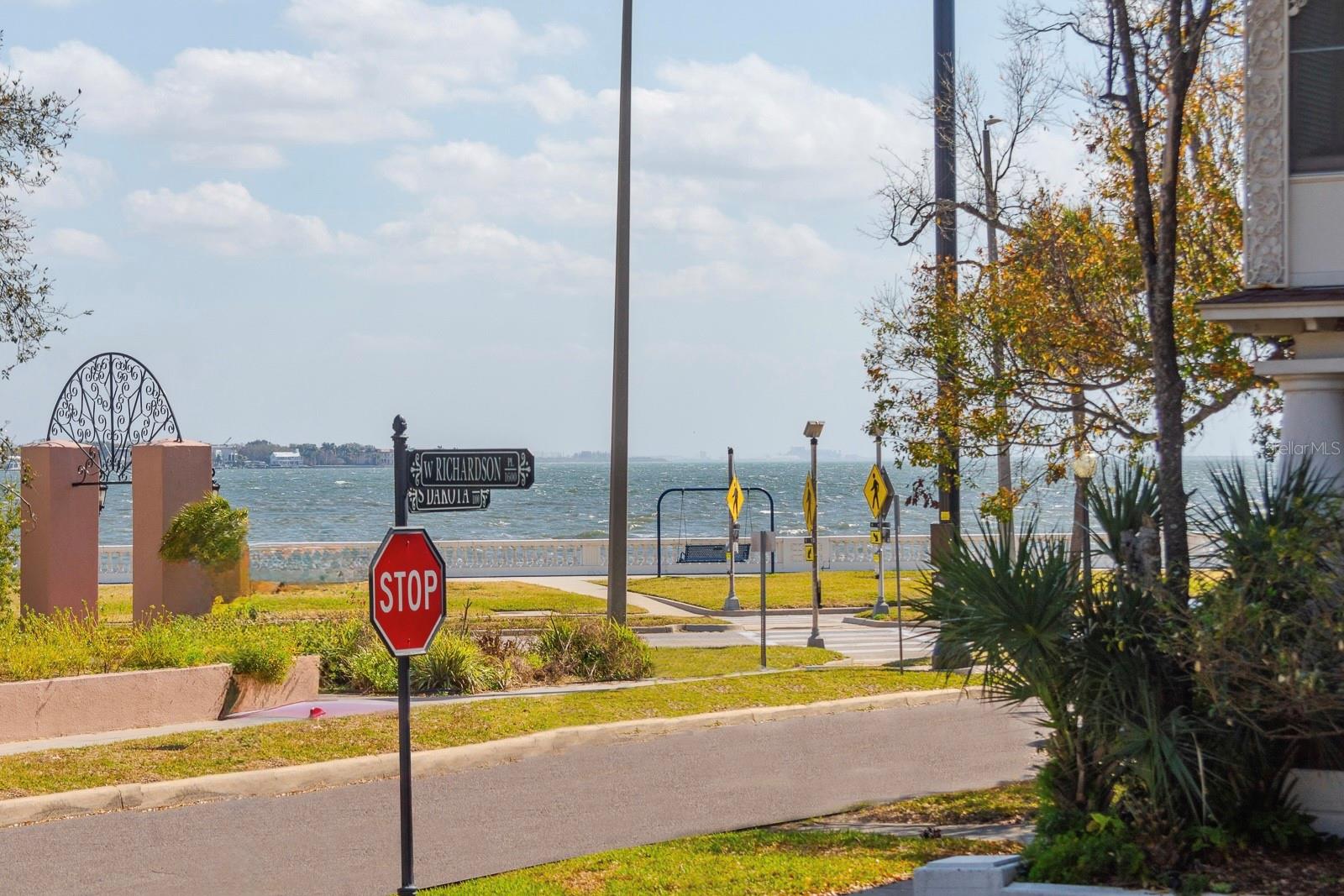 1027 Dakota Avenue, FL