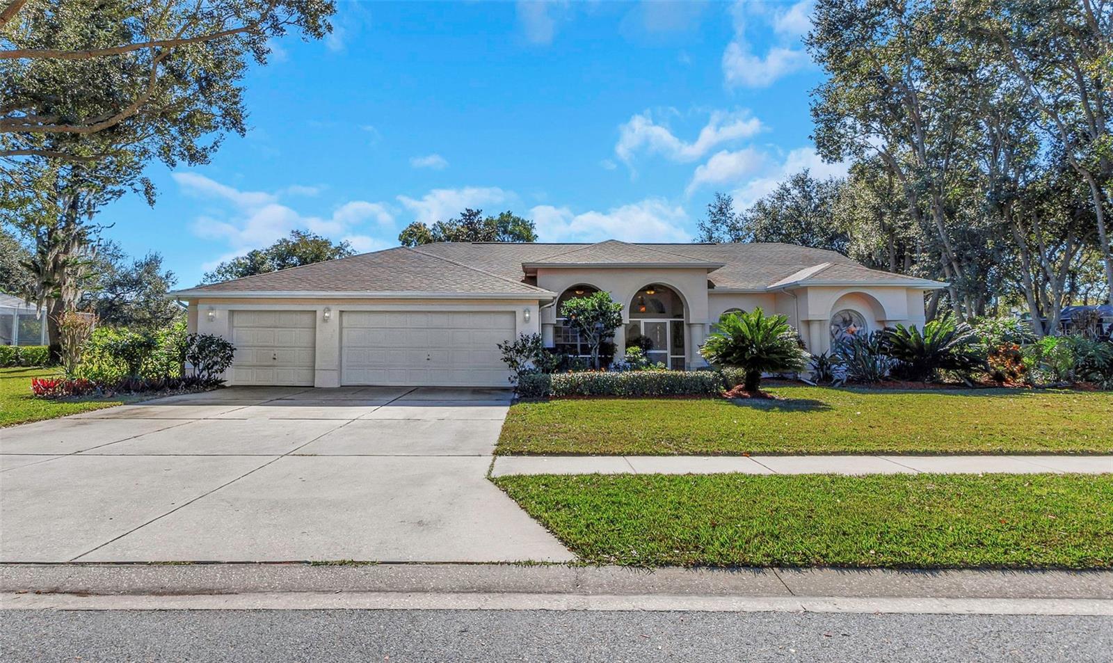 1518 Fishing Lake Drive, FL