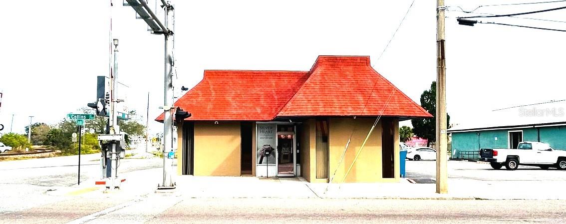 302 Collins Street, FL