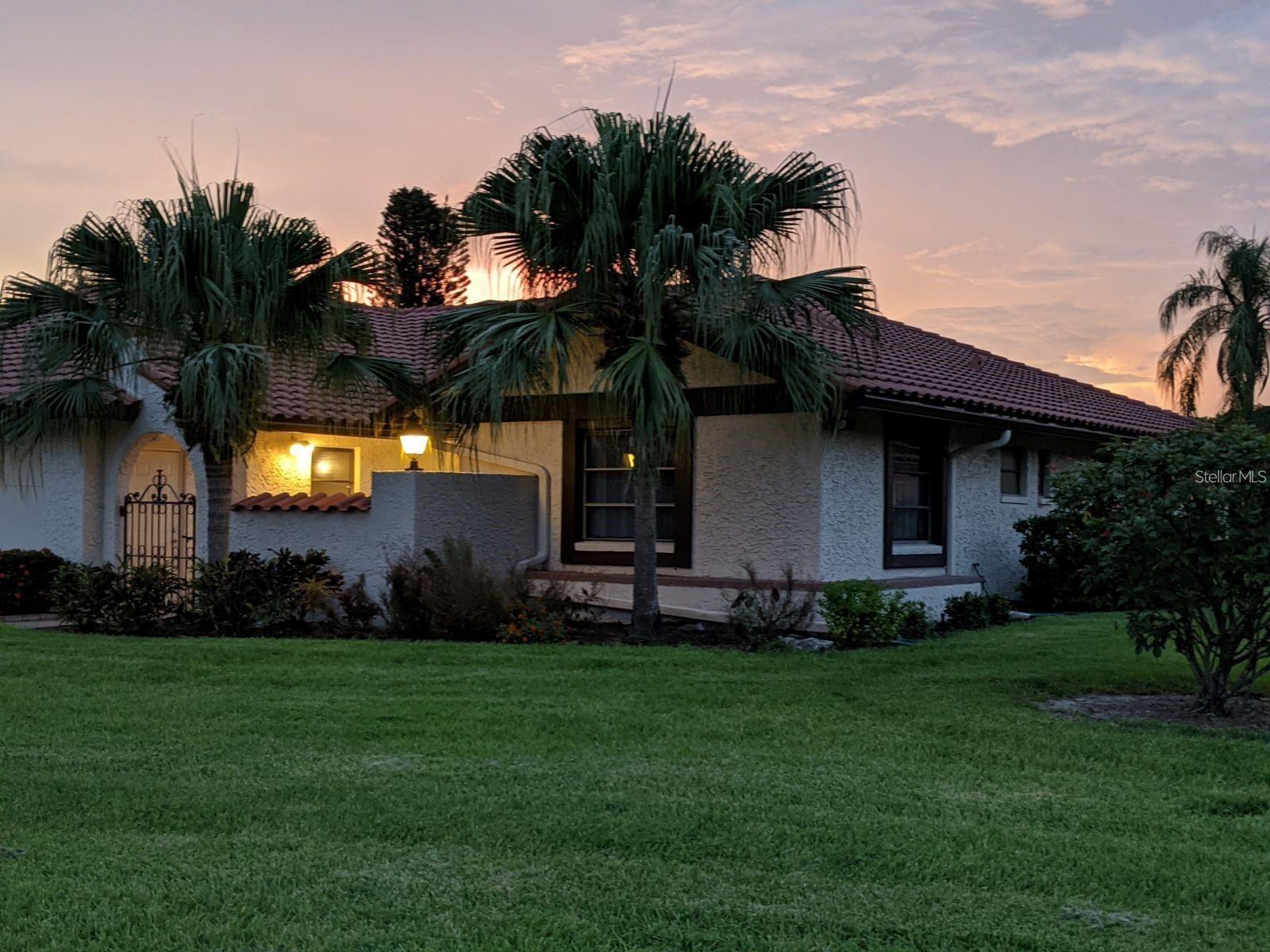 5581 Golf Pointe Drive, FL