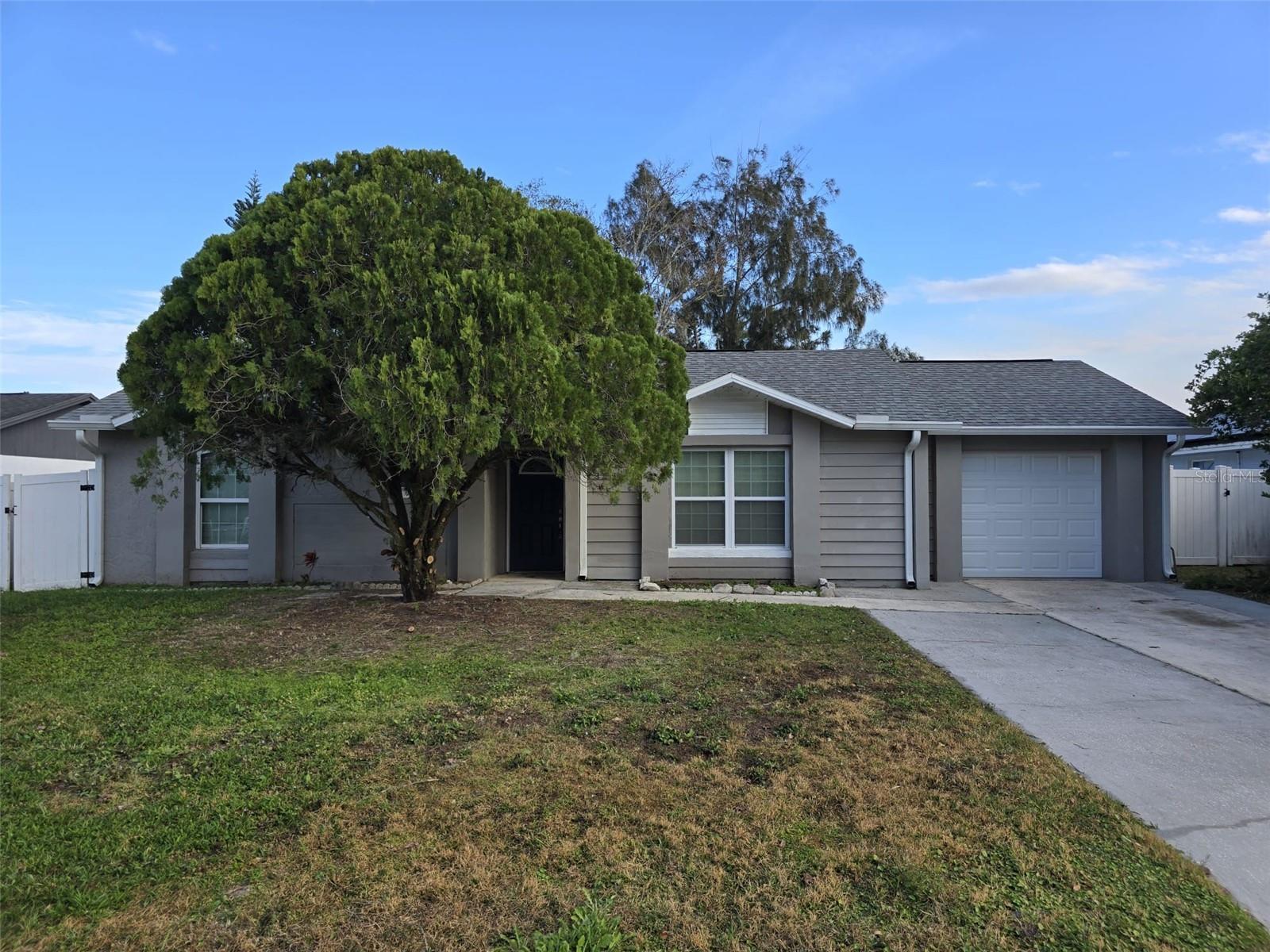 326 Colonade Court, FL