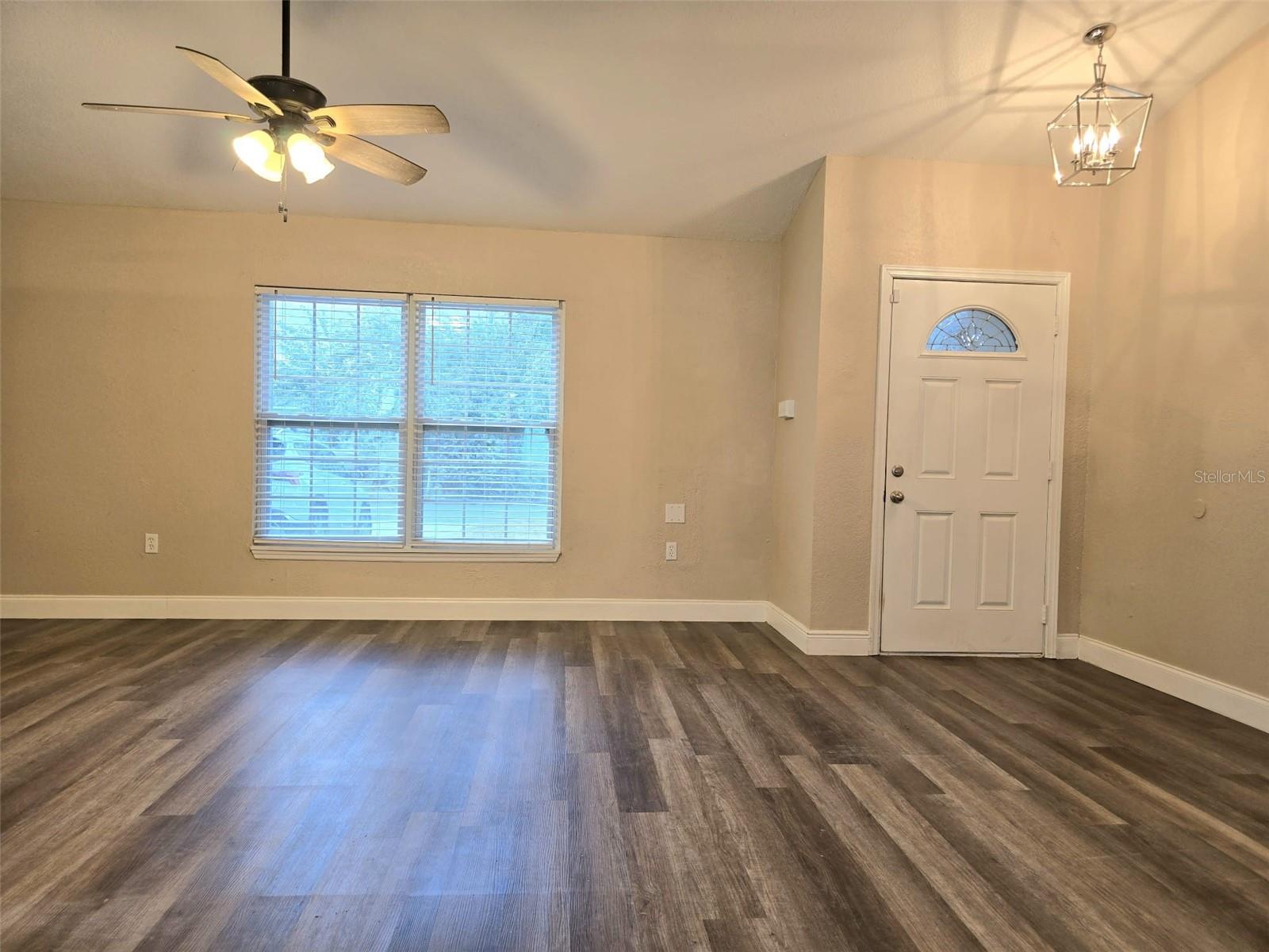 326 Colonade Court, FL