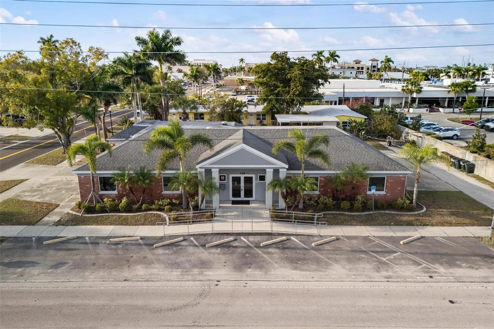 128 Charlotte Avenue, FL