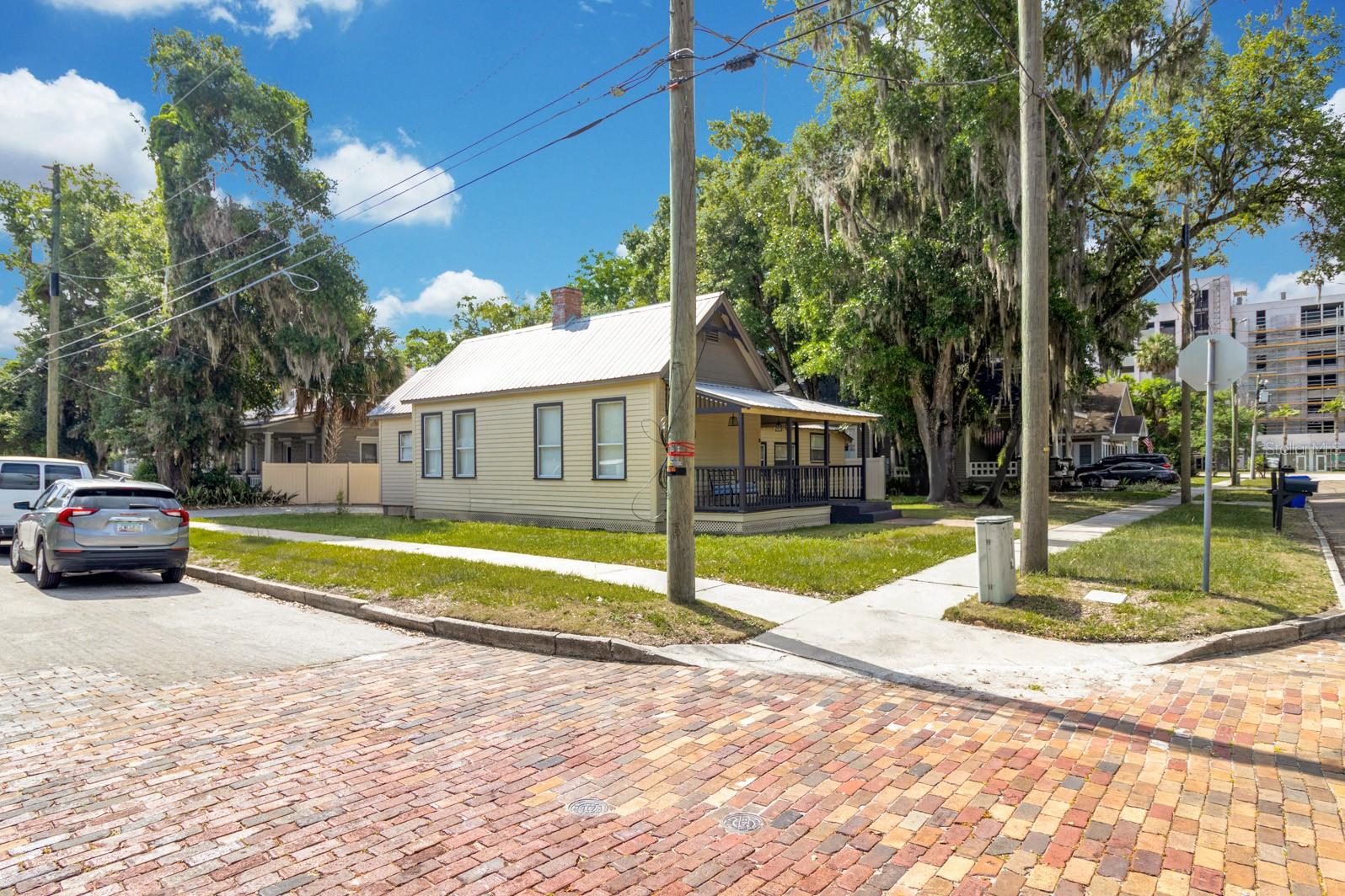 21 Beaumont Avenue, FL