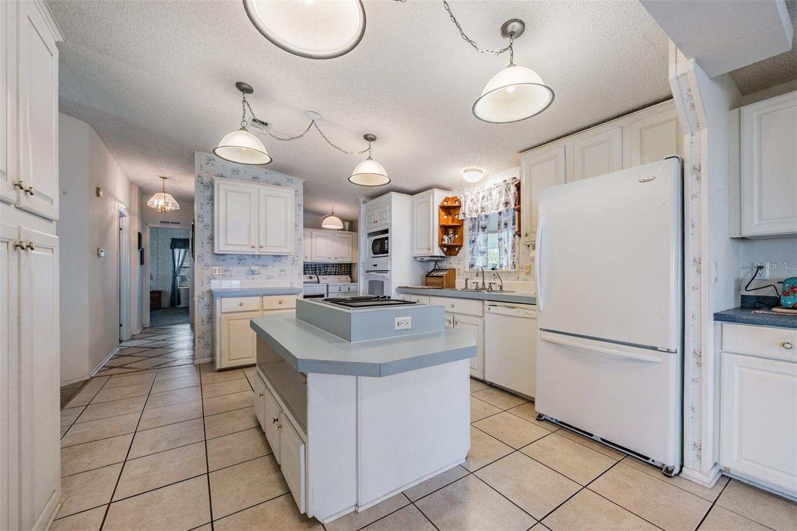 6827 Lake Henry Drive, FL
