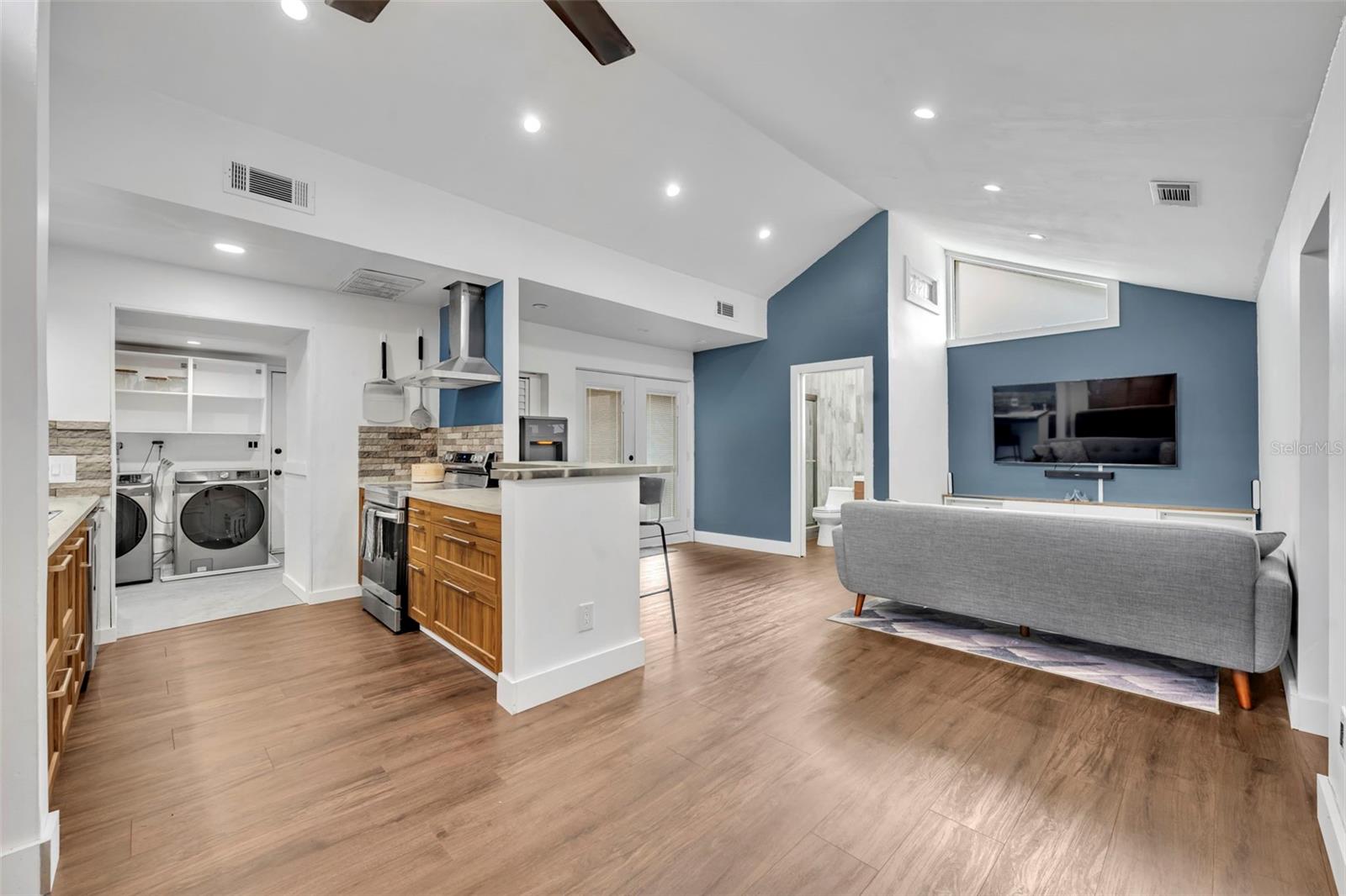 817 Altaloma Avenue, FL