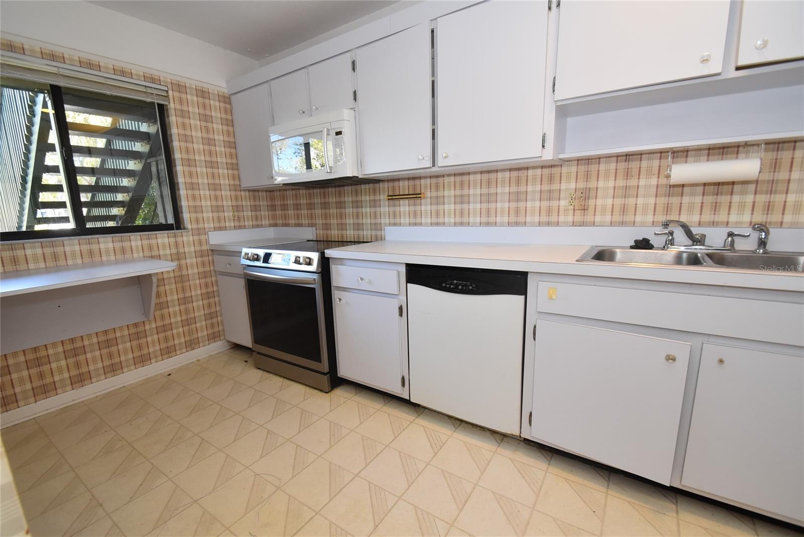 1518 Pelican Point Drive, FL