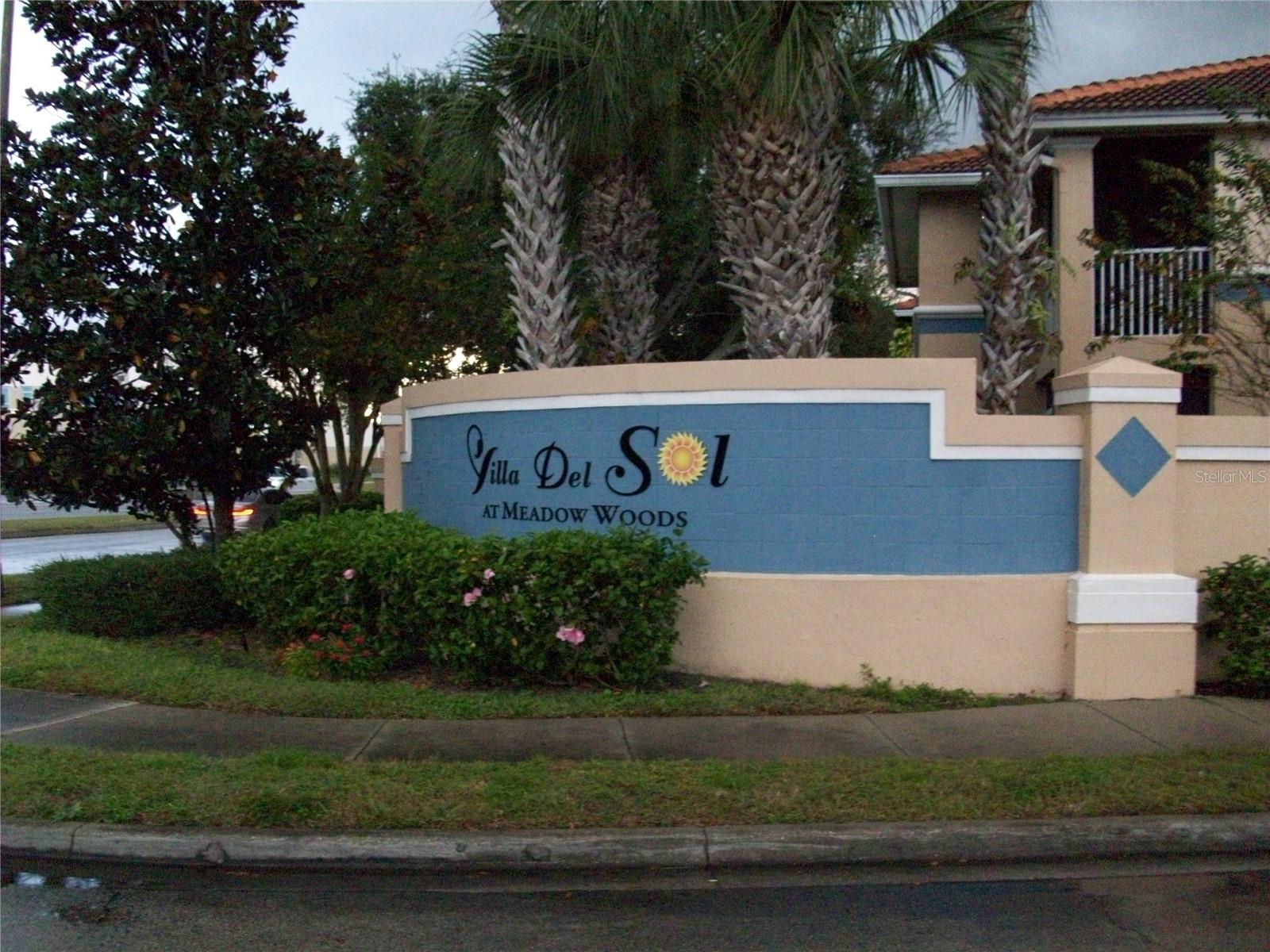 495 Las Cortes Lane, FL