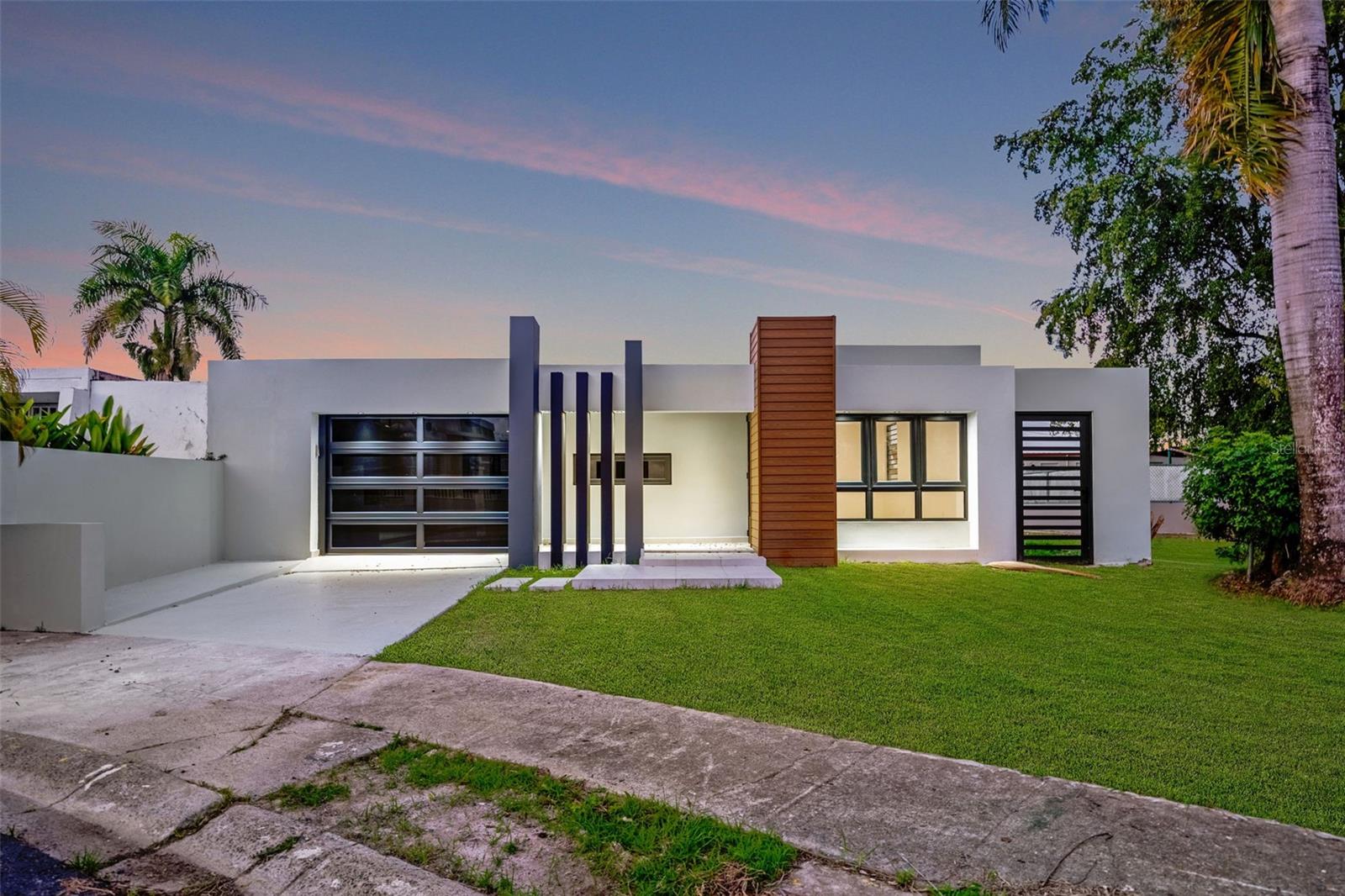 Ramon Marin St. Levittown Lakes, PR