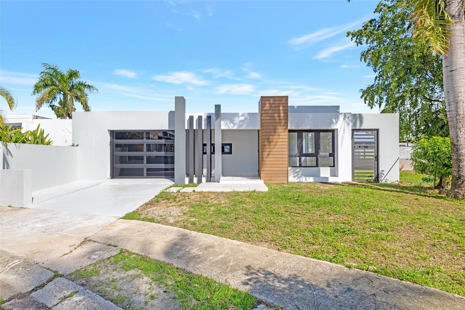 Ramon Marin St. Levittown Lakes, PR