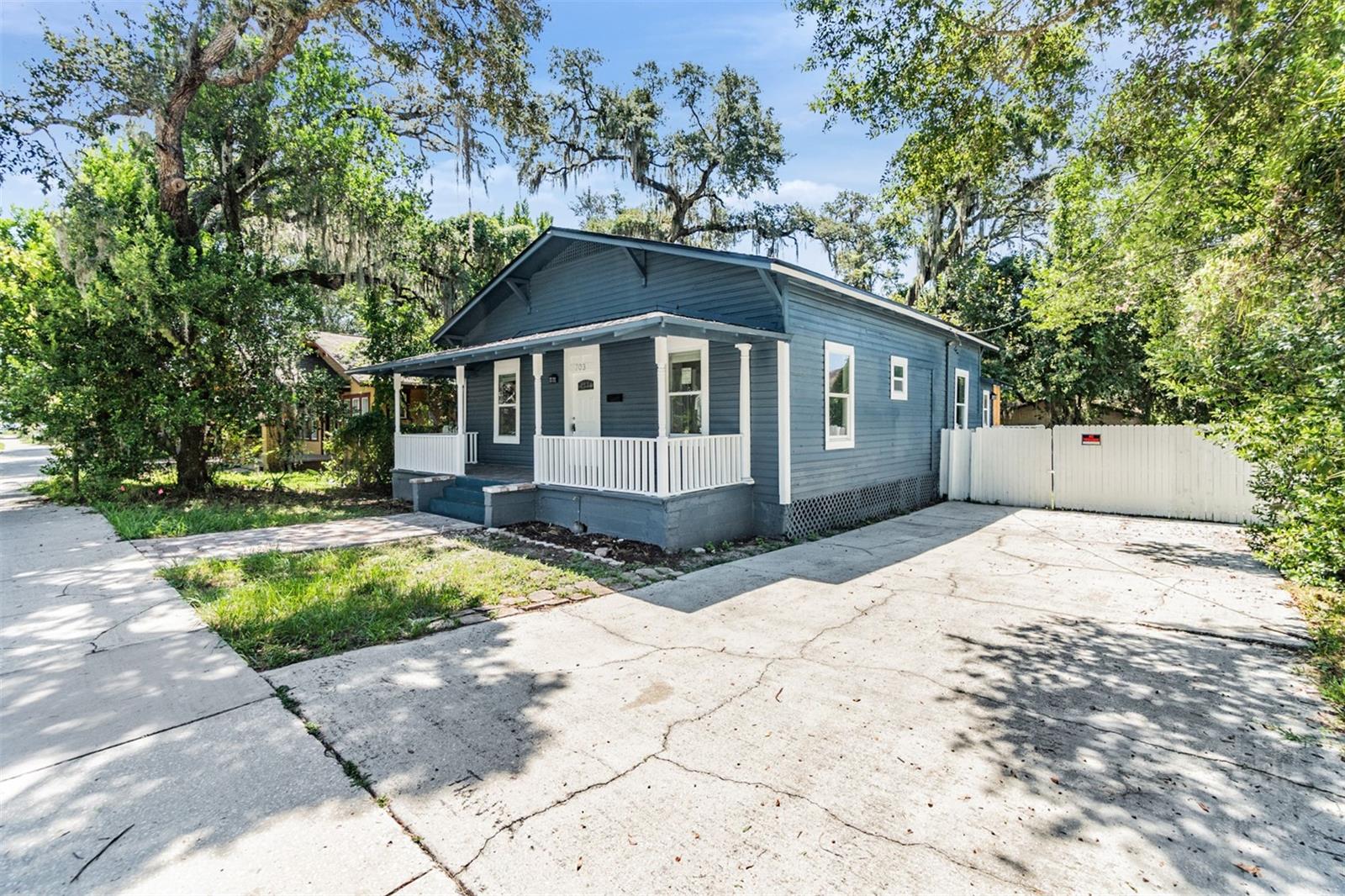 703 Lake Avenue, FL