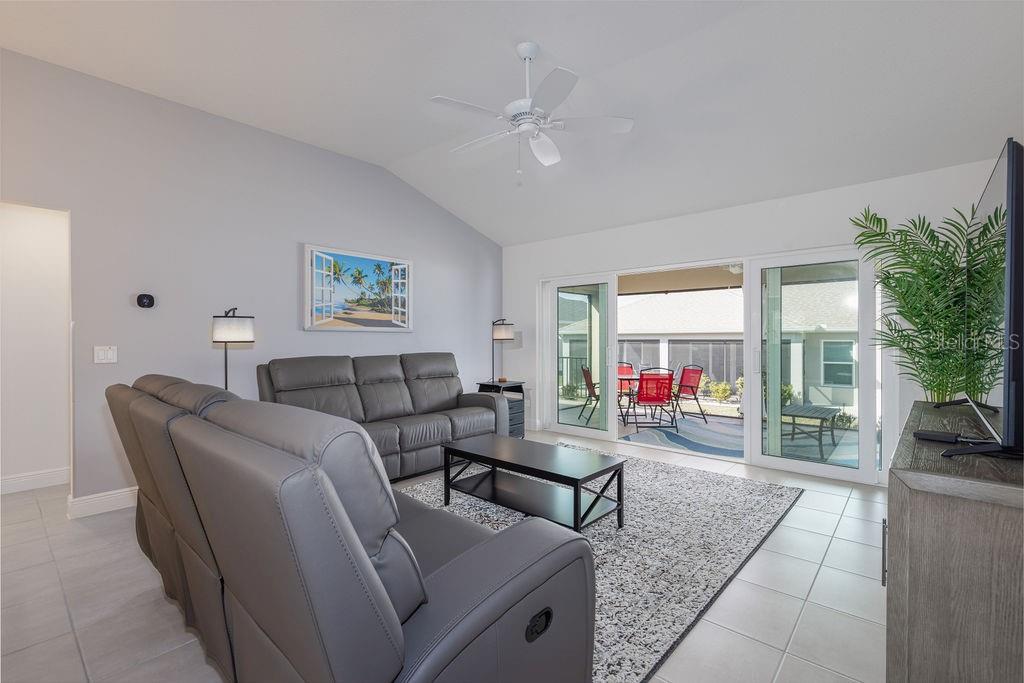 2454 Youngmann Loop, FL