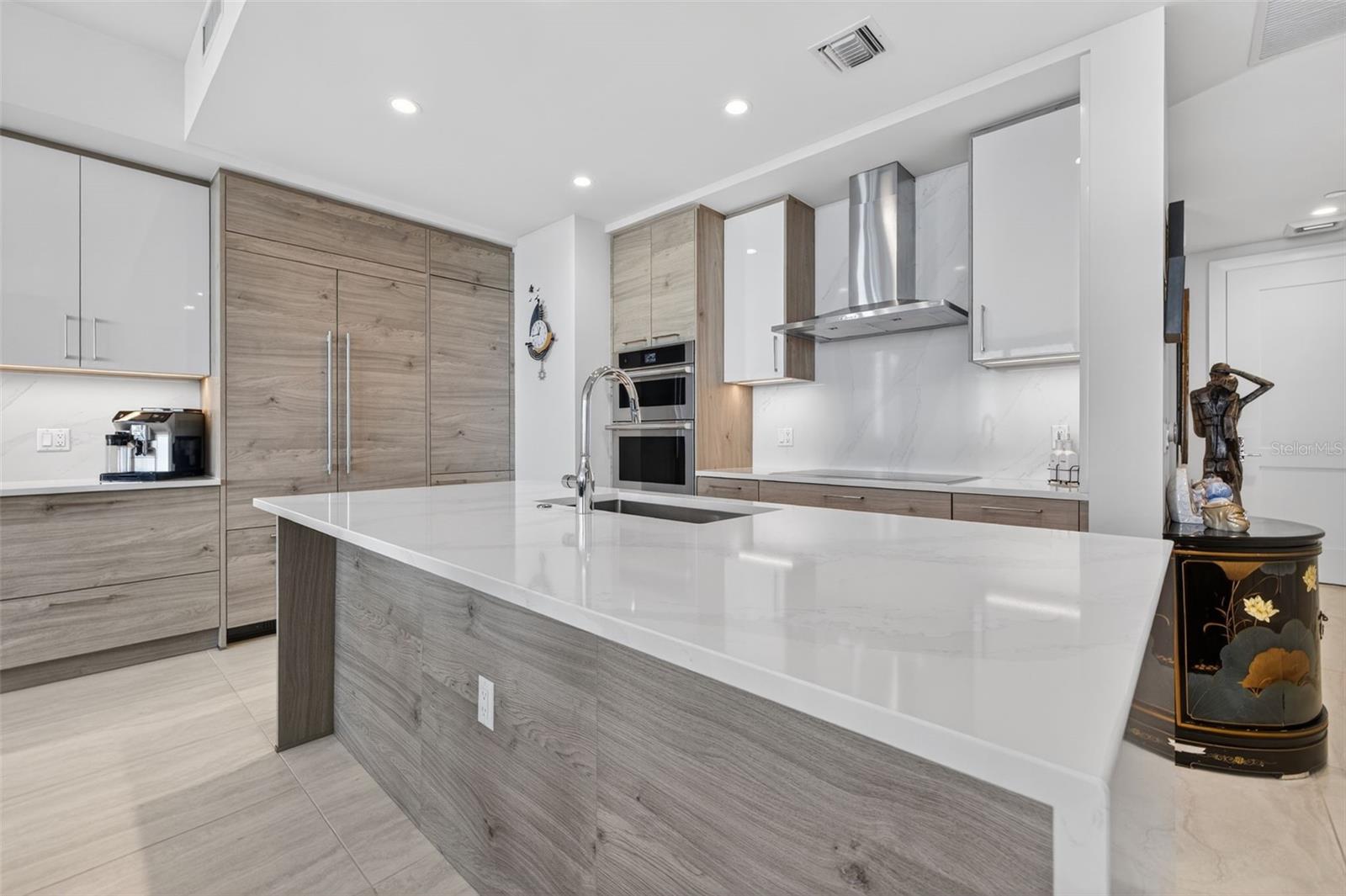 301 1st Street, FL
