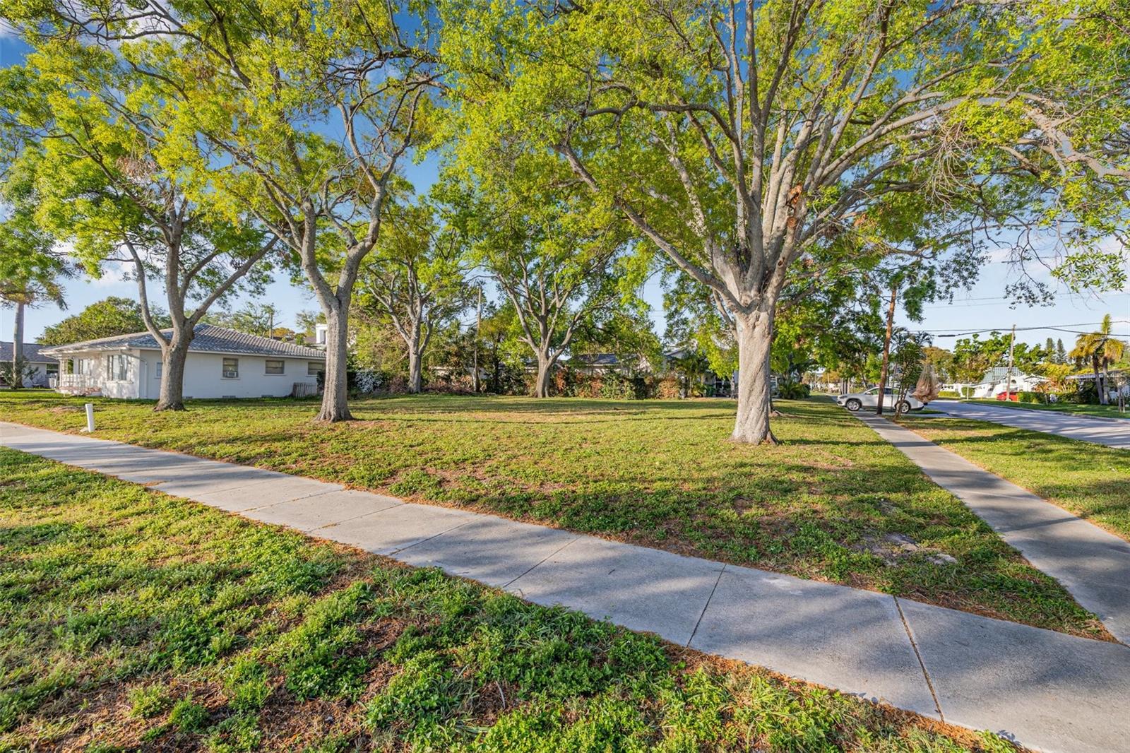 604 Channel Drive, FL