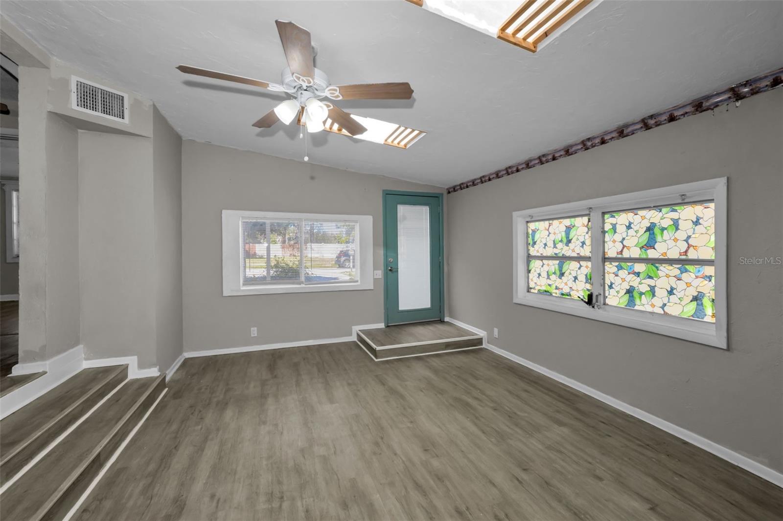 1122 Oakwood Street, FL