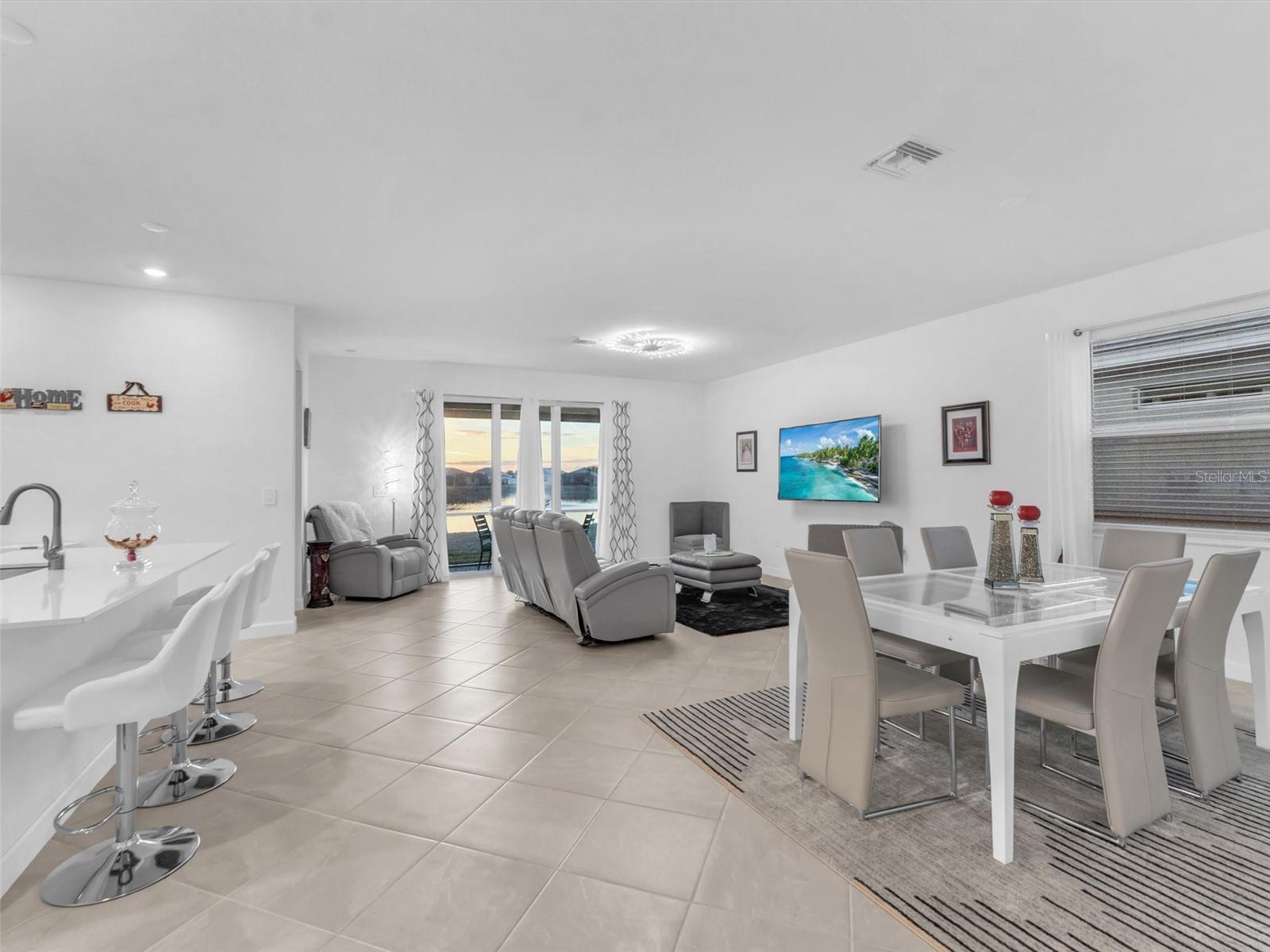 7973 Lakes Edge Lane, FL