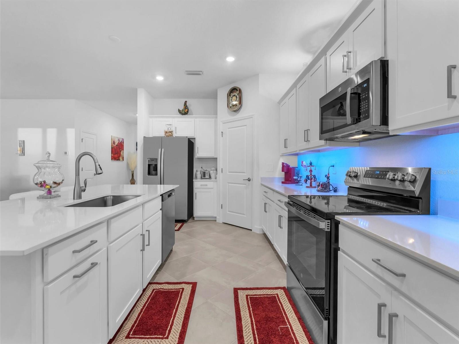 7973 Lakes Edge Lane, FL