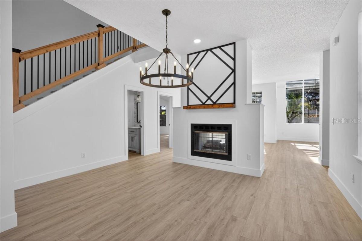 8618 Valley Ridge Court, FL