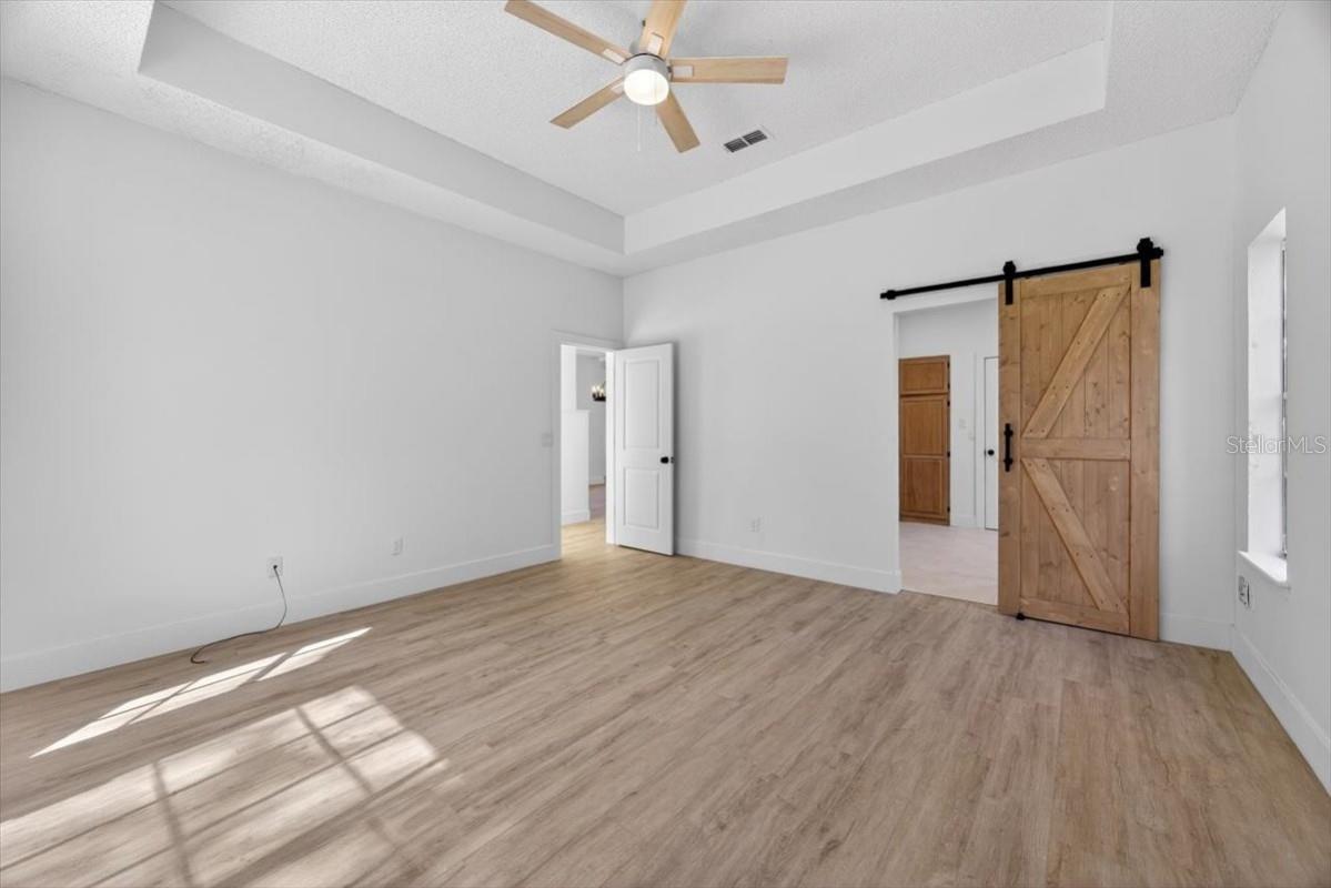 8618 Valley Ridge Court, FL