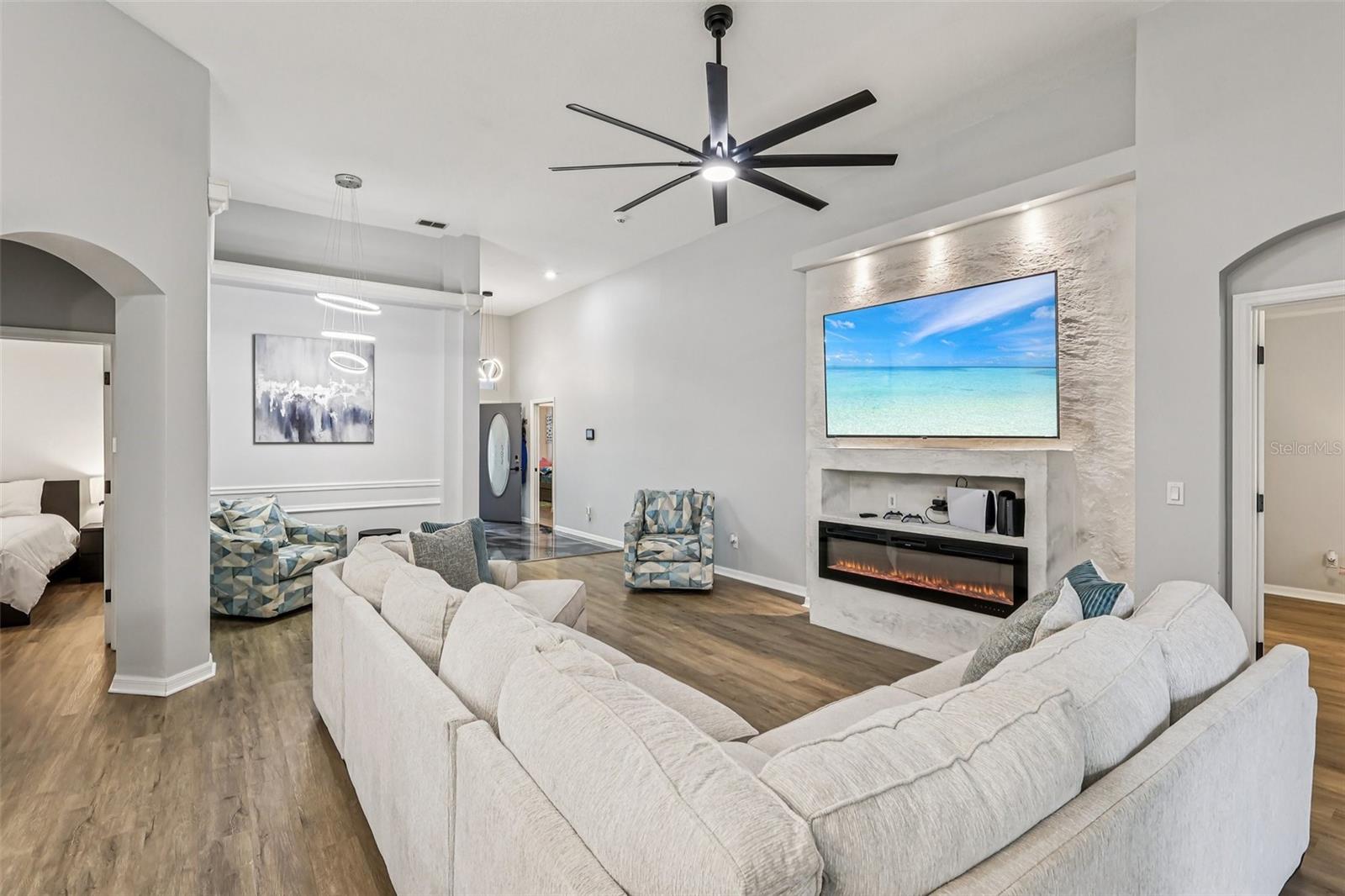 221 Westmoreland Circle, FL