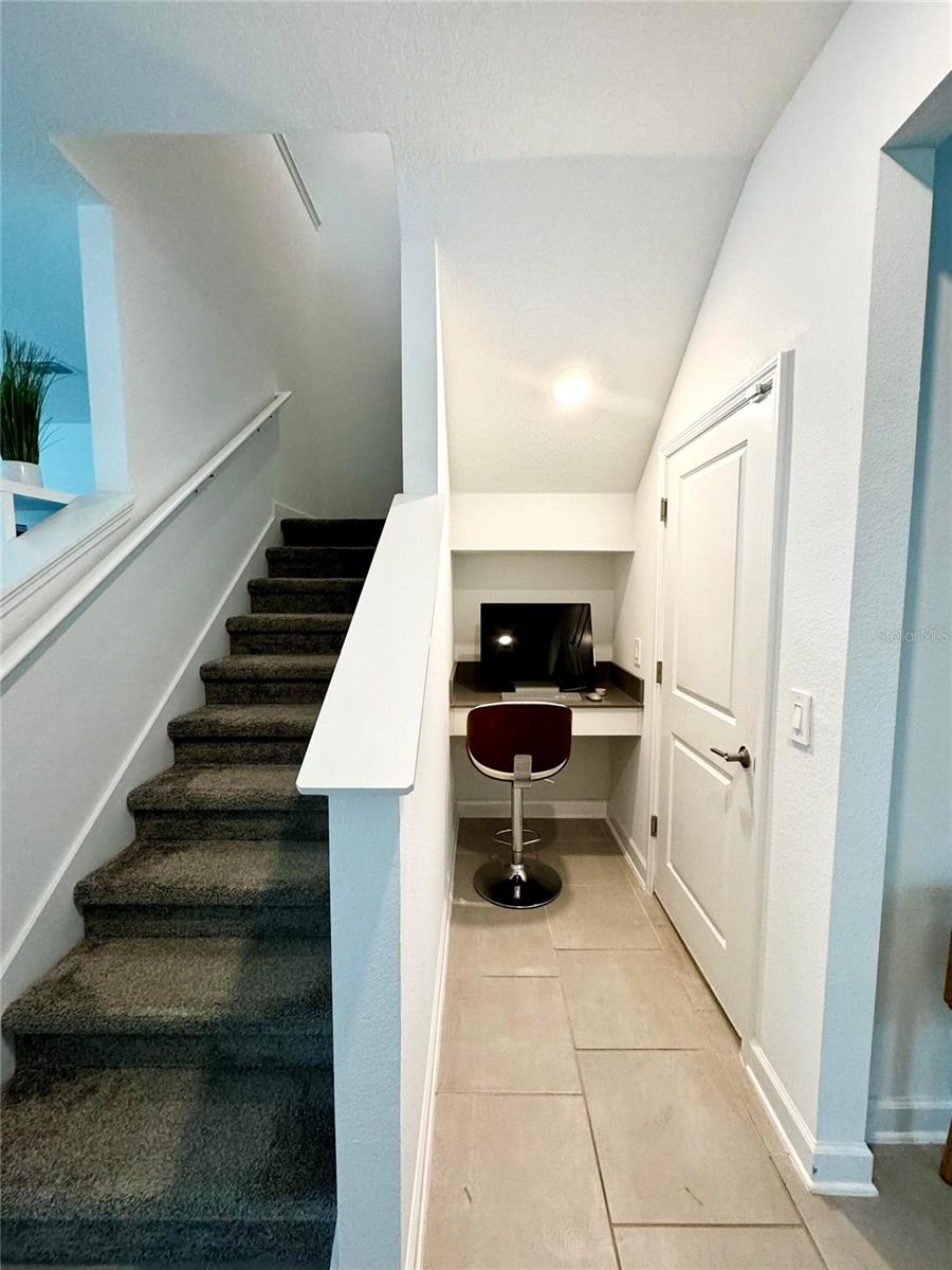 4028 Redbridge Loop, FL