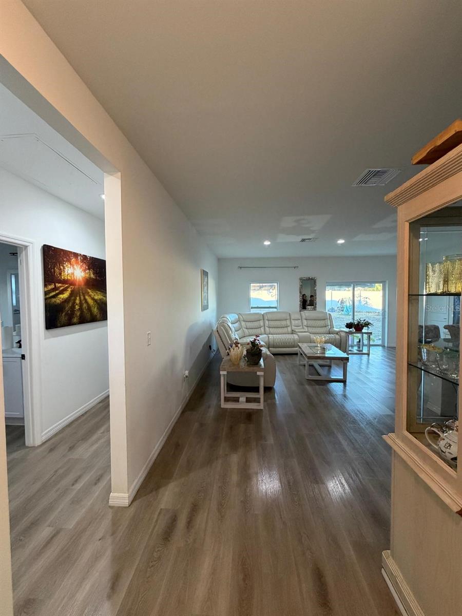9429 Northcliffe Boulevard, FL