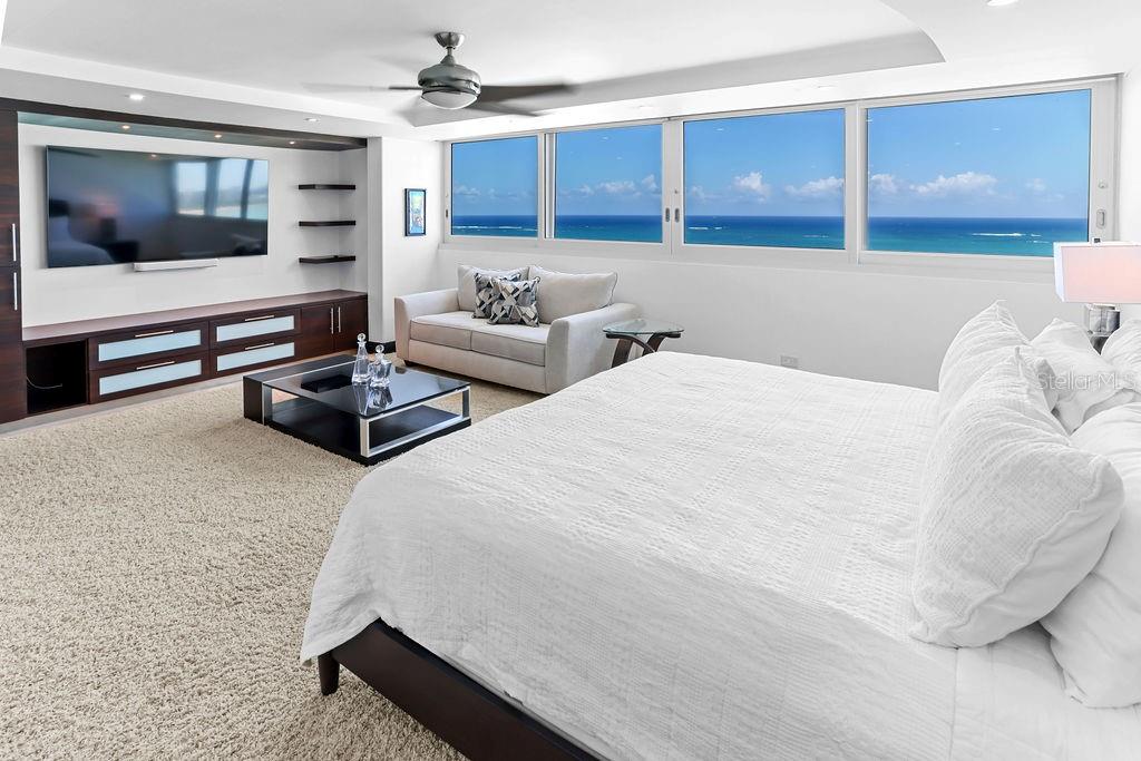 4327 Isla Verde Avenue, PR