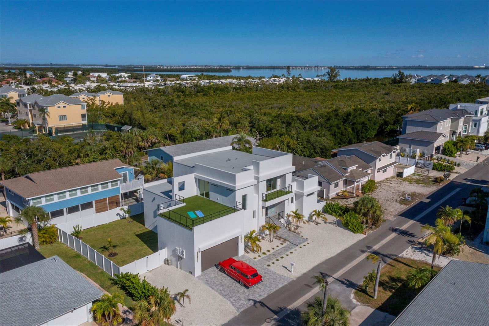 635 Jungle Queen Way, FL