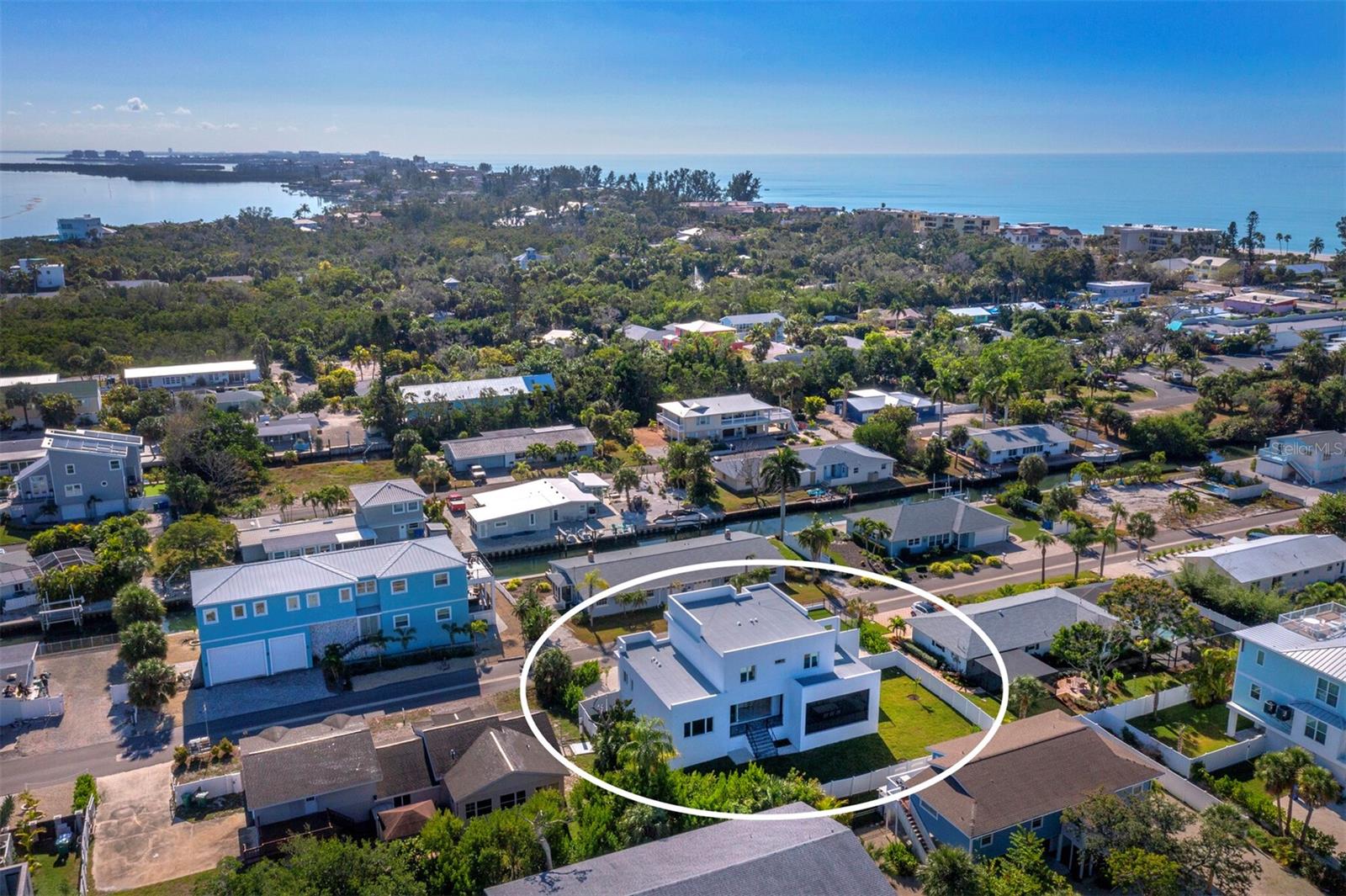 635 Jungle Queen Way, FL