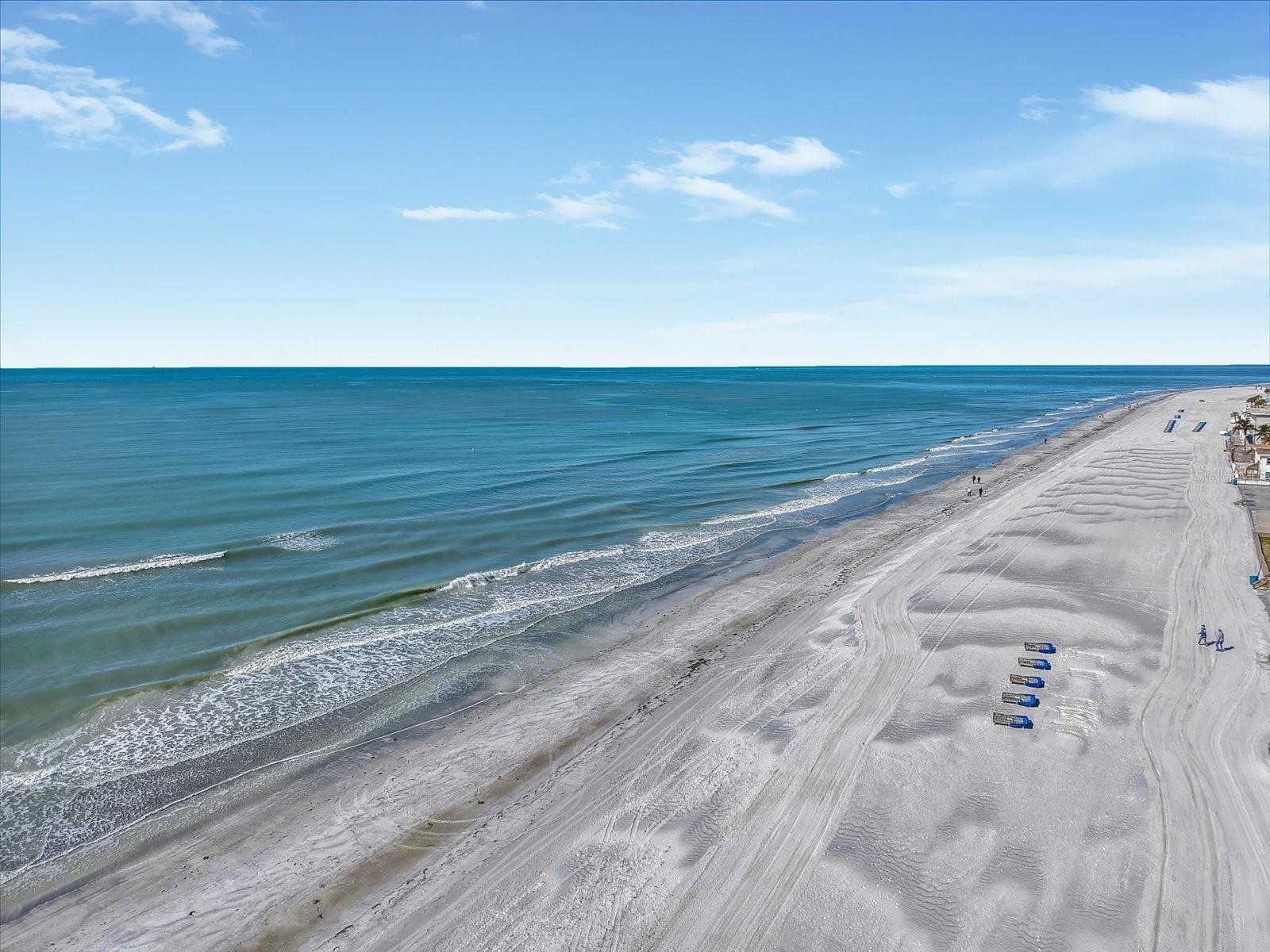 135 Bath Club Circle, FL