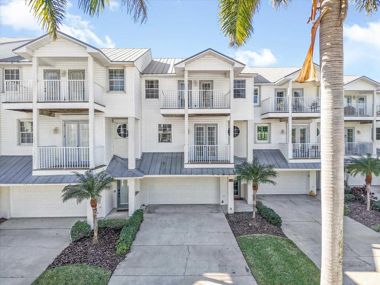 135 Bath Club Circle, FL