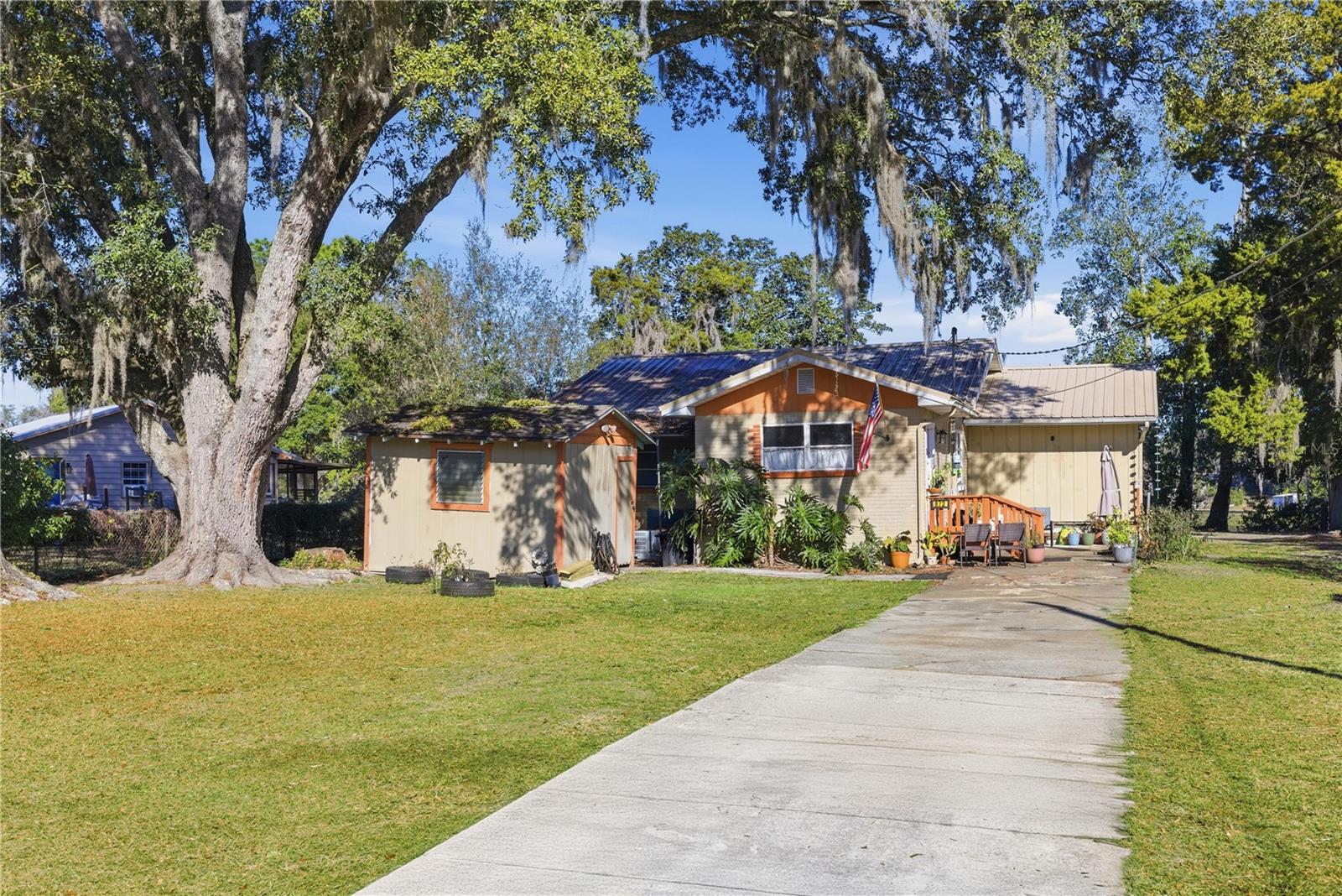 872 Lake Shore Terrace, FL