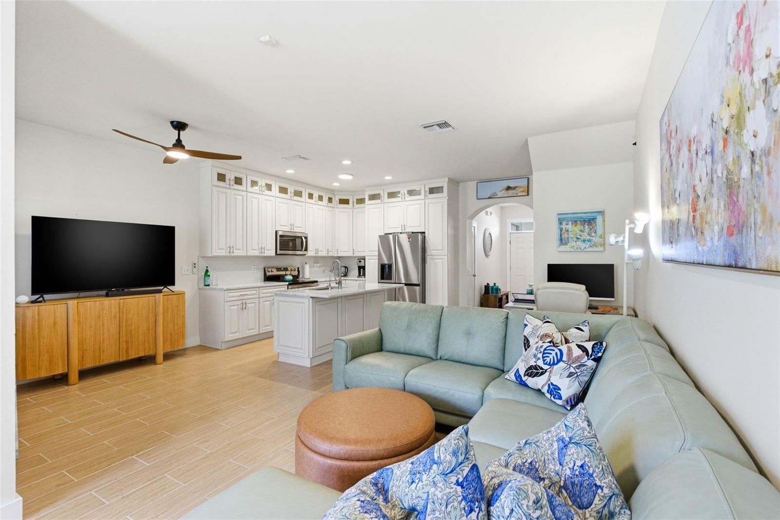 541 Black Lion Drive, FL
